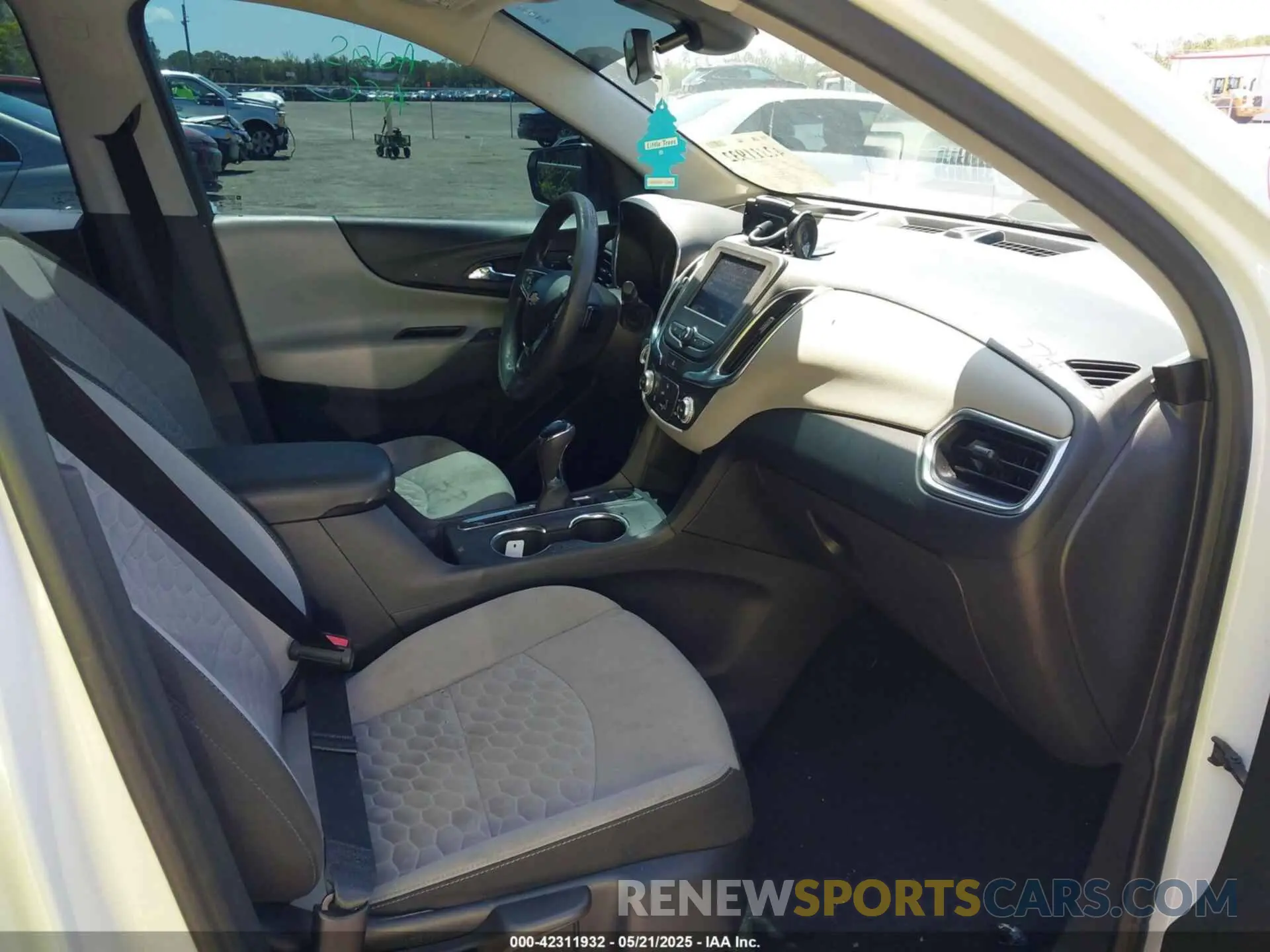 5 Фотография поврежденного автомобиля 3GNAXSEV8LS709523 CHEVROLET EQUINOX 2020
