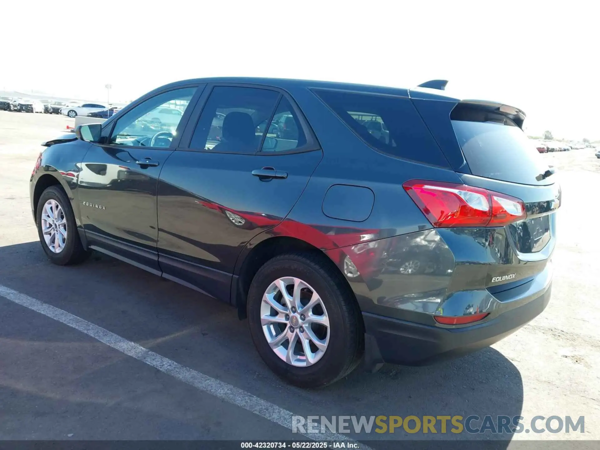 3 Фотография поврежденного автомобиля 3GNAXSEV9LS563651 CHEVROLET EQUINOX 2020