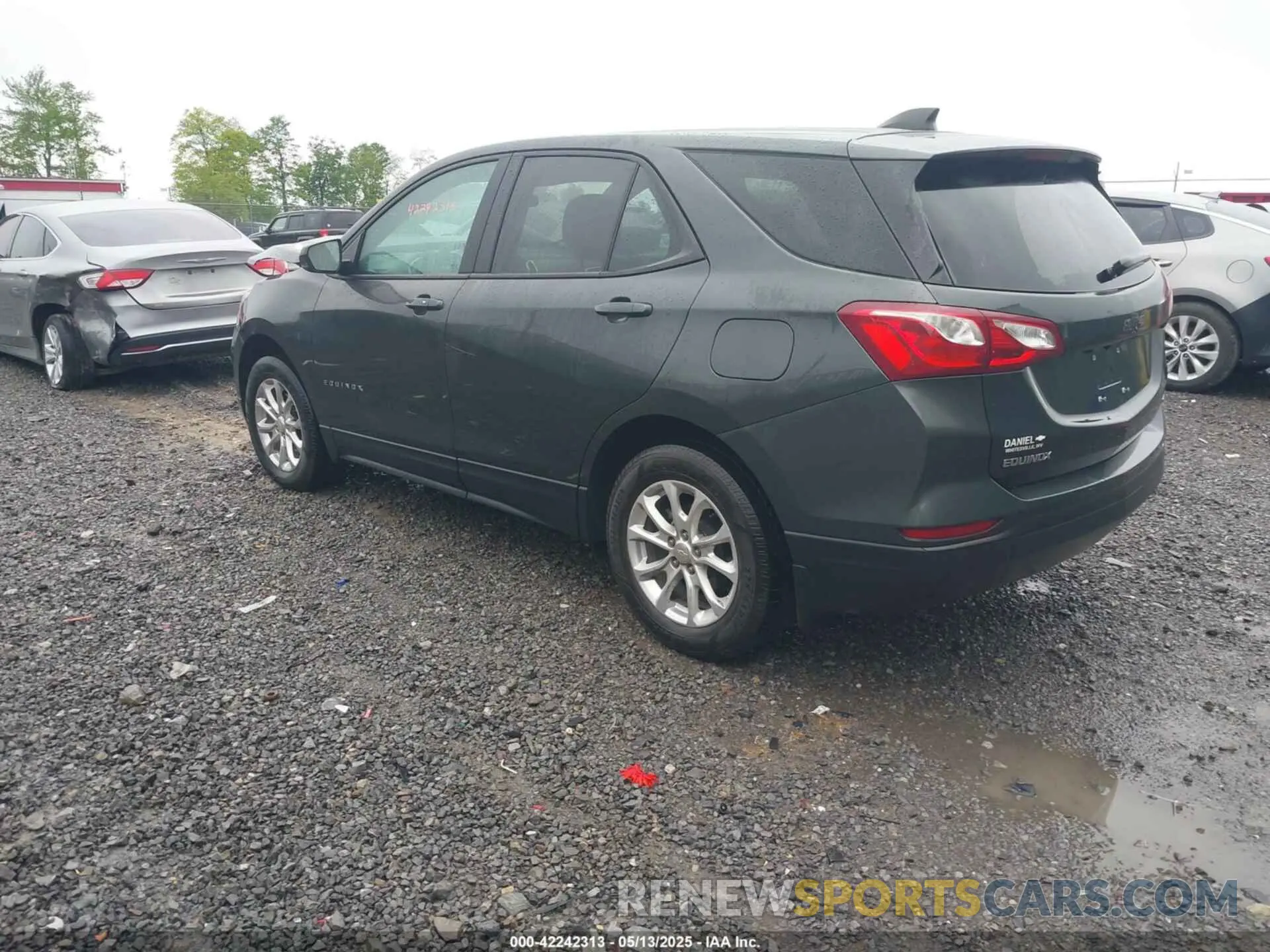 3 Фотография поврежденного автомобиля 3GNAXSEV9LS660980 CHEVROLET EQUINOX 2020