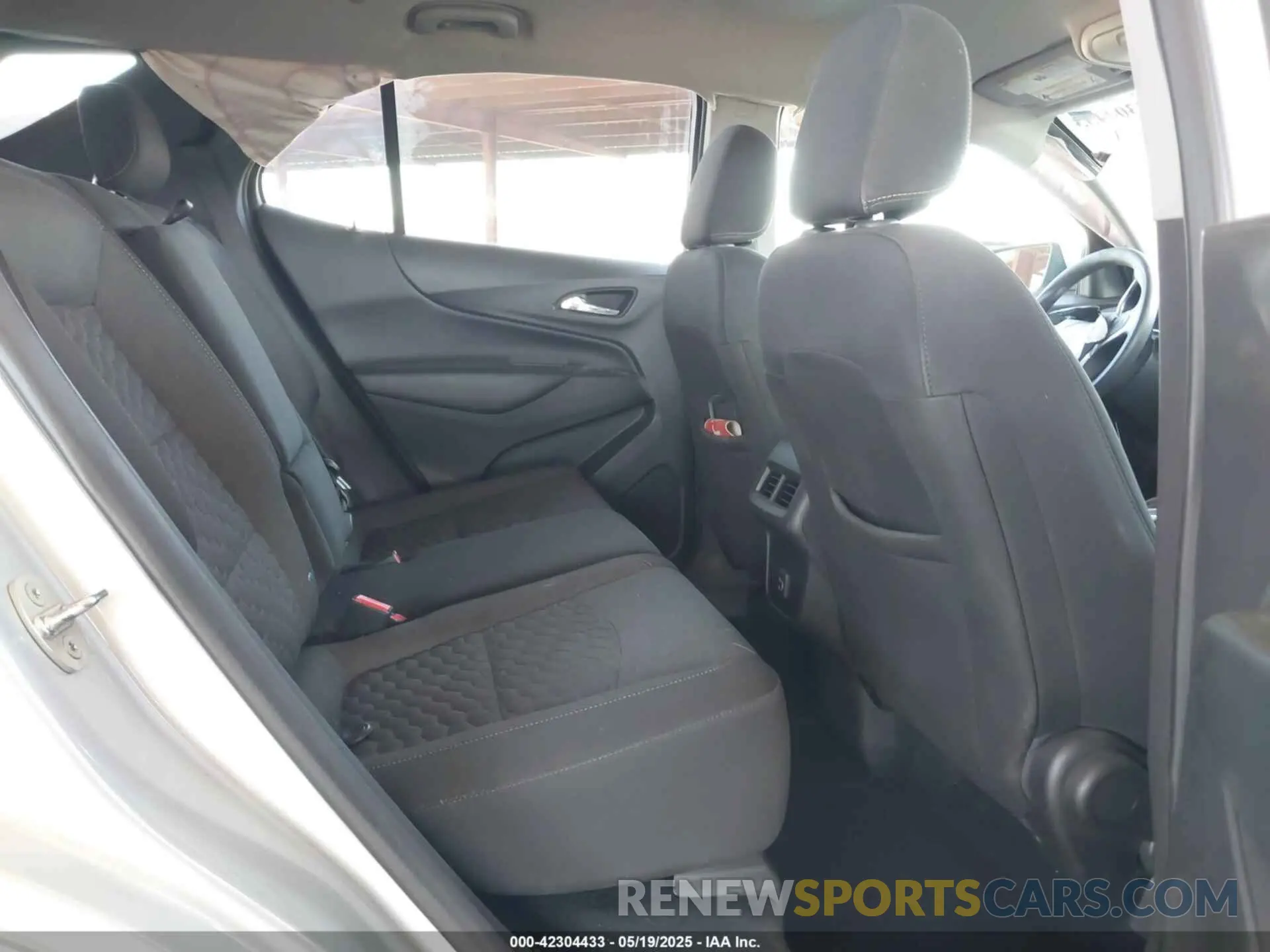 8 Photograph of a damaged car 3GNAXTEV2LS726176 CHEVROLET EQUINOX 2020