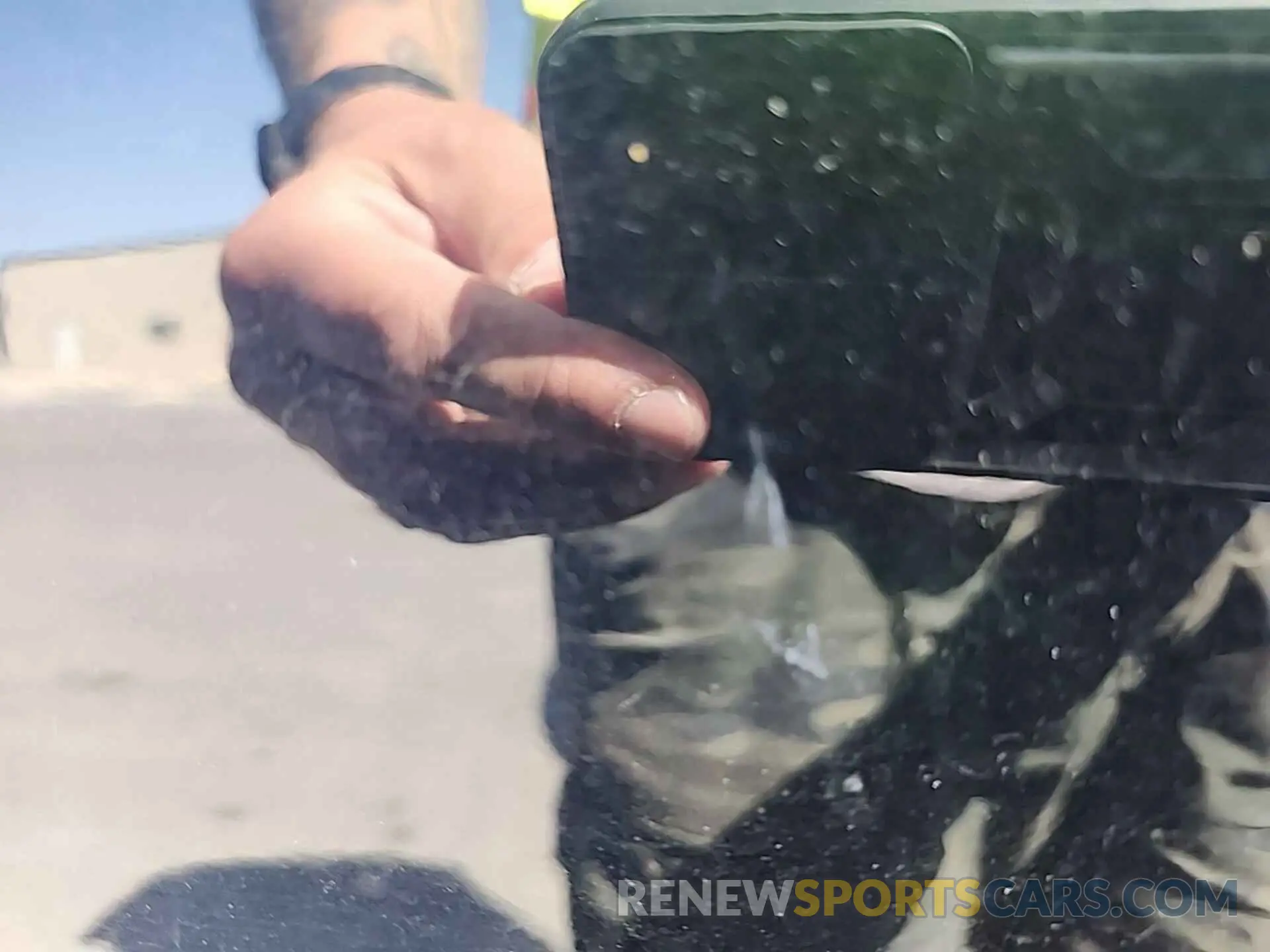 24 Photograph of a damaged car 3GNAXTEV2LS729398 CHEVROLET EQUINOX 2020