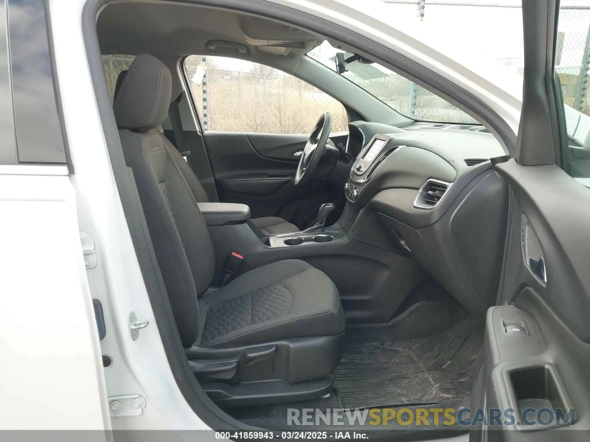 5 Photograph of a damaged car 3GNAXTEV3LL256461 CHEVROLET EQUINOX 2020