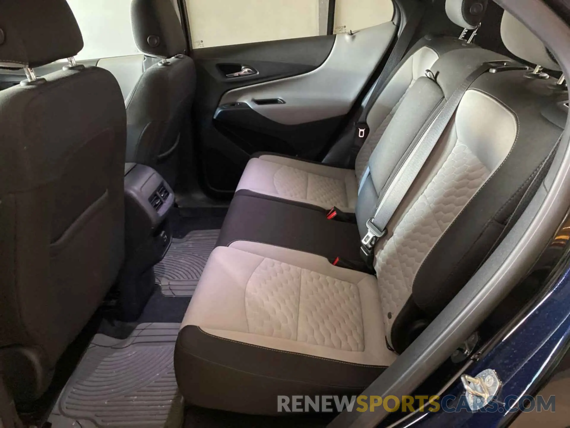 6 Photograph of a damaged car 3GNAXTEV5LS729394 CHEVROLET EQUINOX 2020