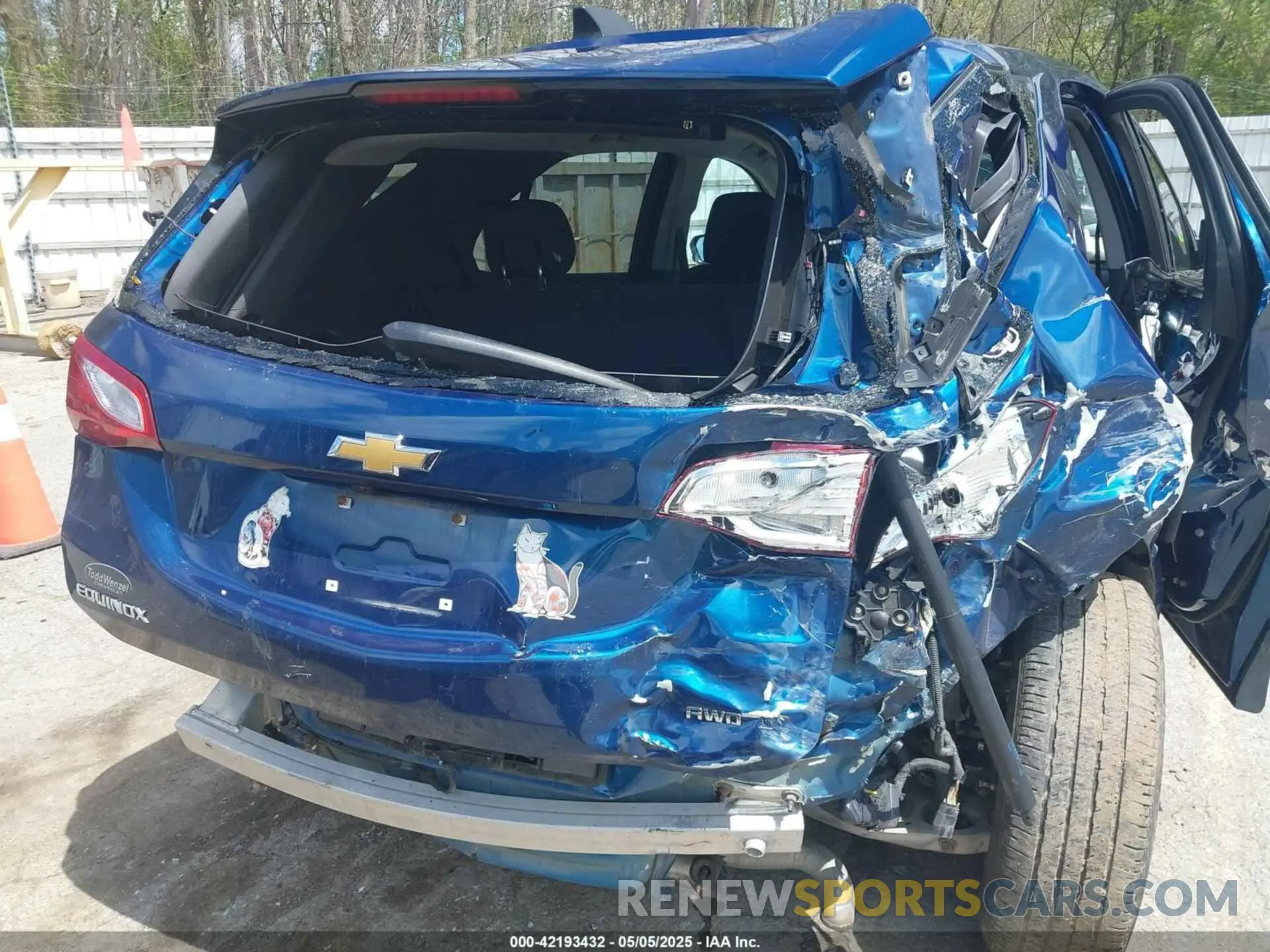 17 Photograph of a damaged car 3GNAXTEV8LL105289 CHEVROLET EQUINOX 2020