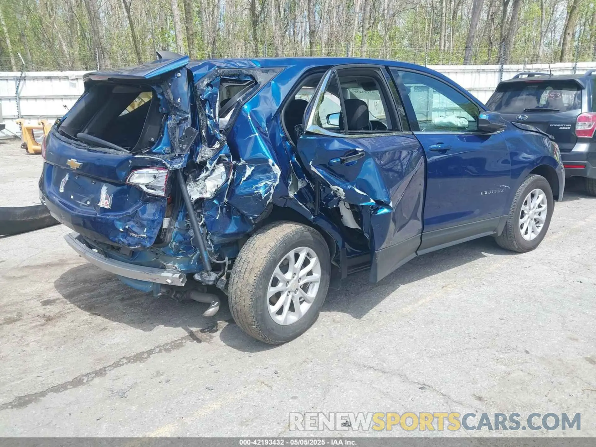 4 Photograph of a damaged car 3GNAXTEV8LL105289 CHEVROLET EQUINOX 2020