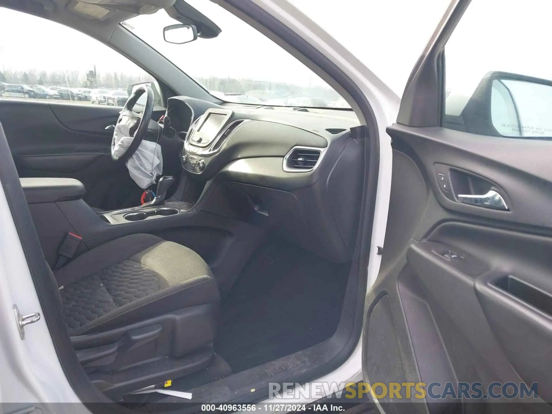 5 Фотография поврежденного автомобиля 3GNAXTEV8LS737926 CHEVROLET EQUINOX 2020