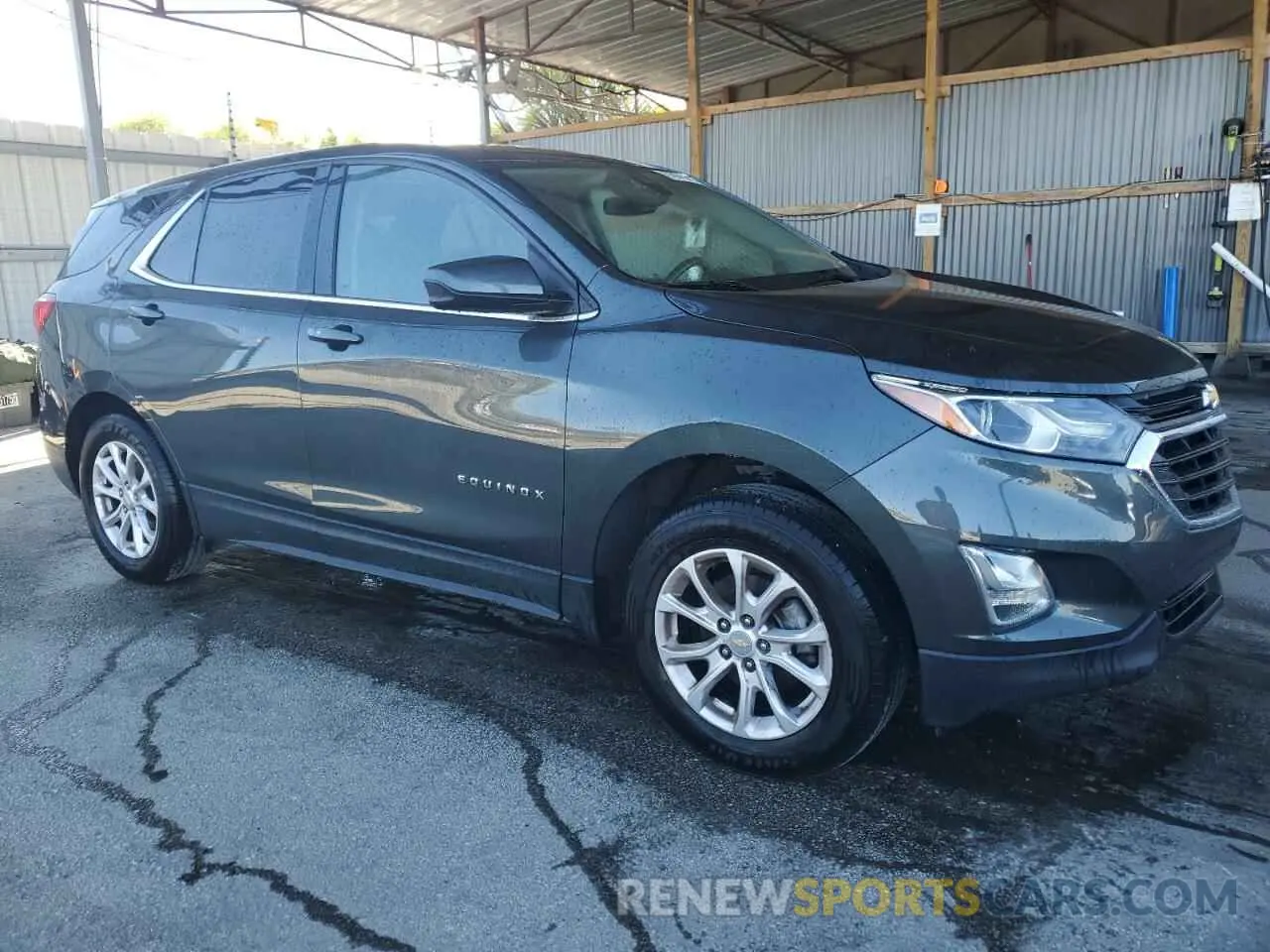 4 Photograph of a damaged car 3GNAXTEV9LS500698 CHEVROLET EQUINOX 2020