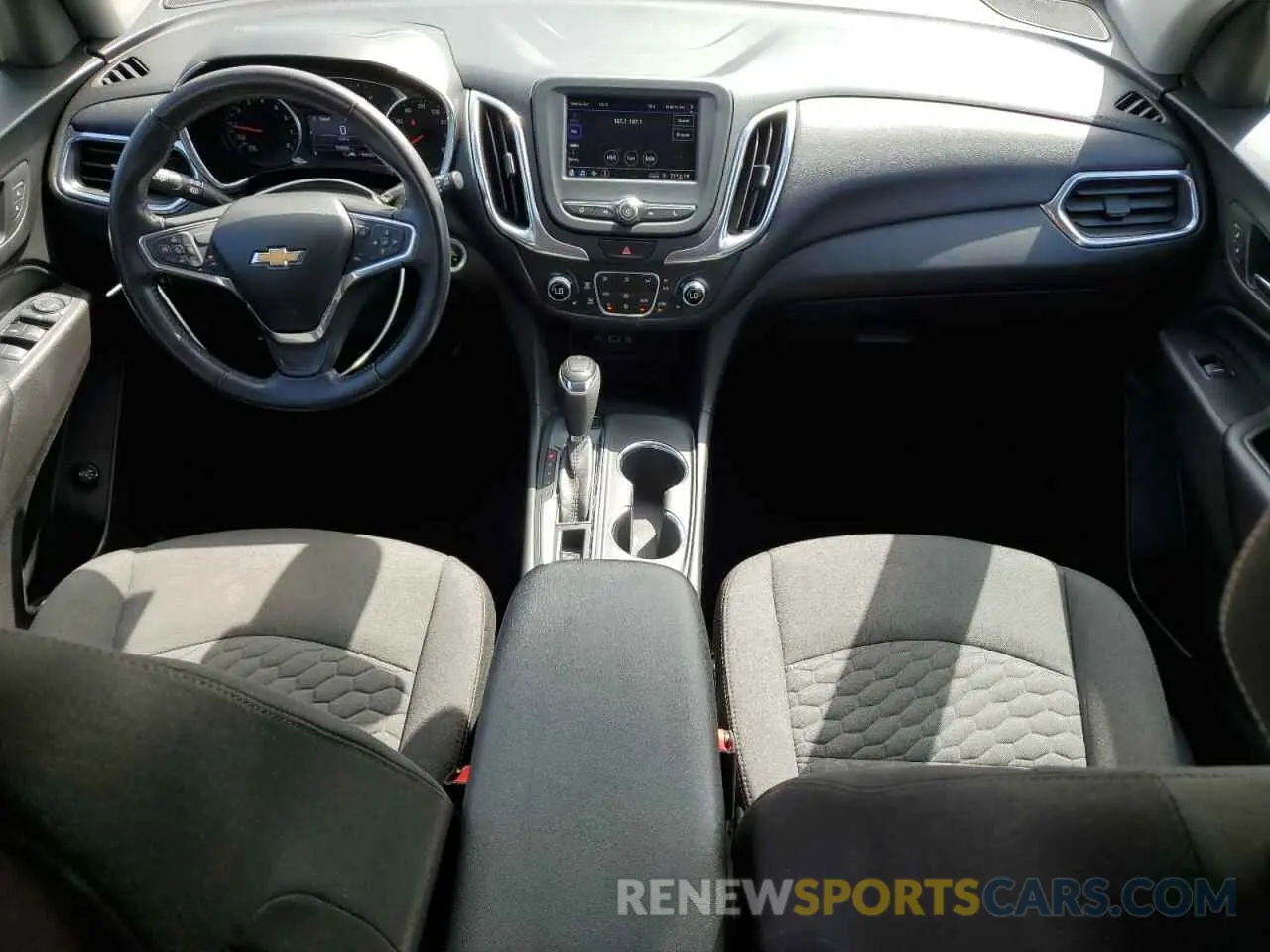 8 Photograph of a damaged car 3GNAXUEV1LS502340 CHEVROLET EQUINOX 2020