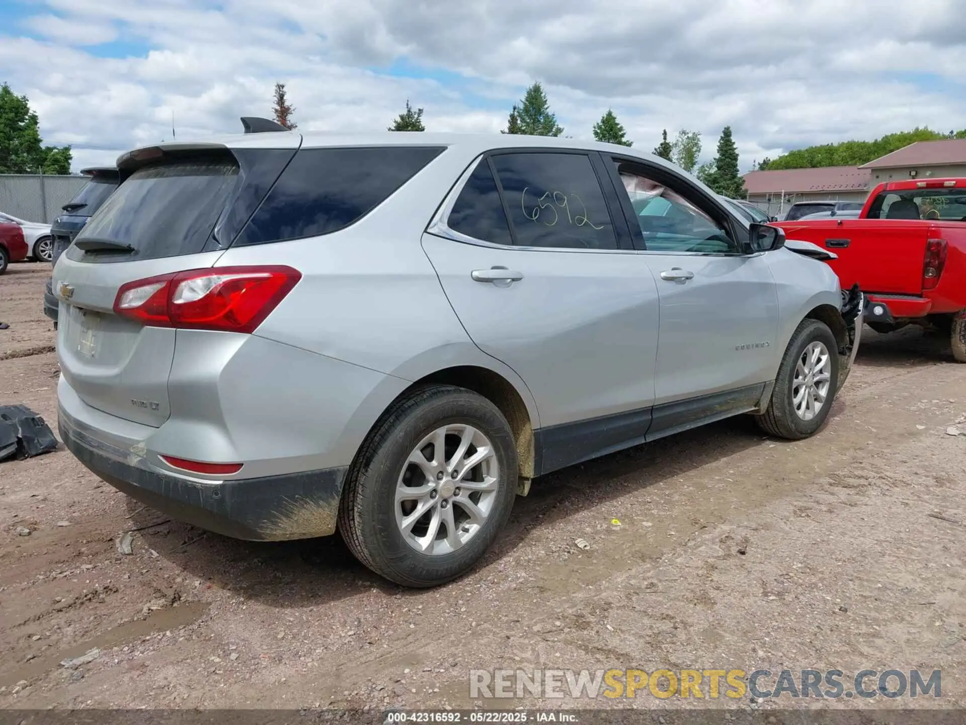 4 Photograph of a damaged car 3GNAXUEV1LS534494 CHEVROLET EQUINOX 2020