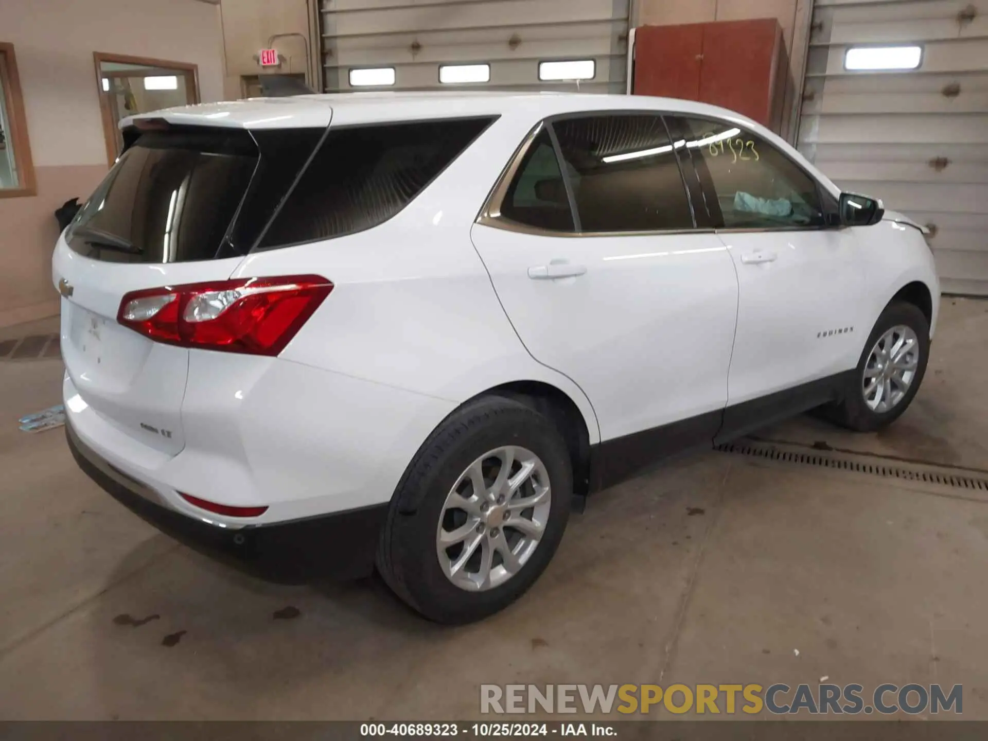 4 Photograph of a damaged car 3GNAXUEV1LS619741 CHEVROLET EQUINOX 2020