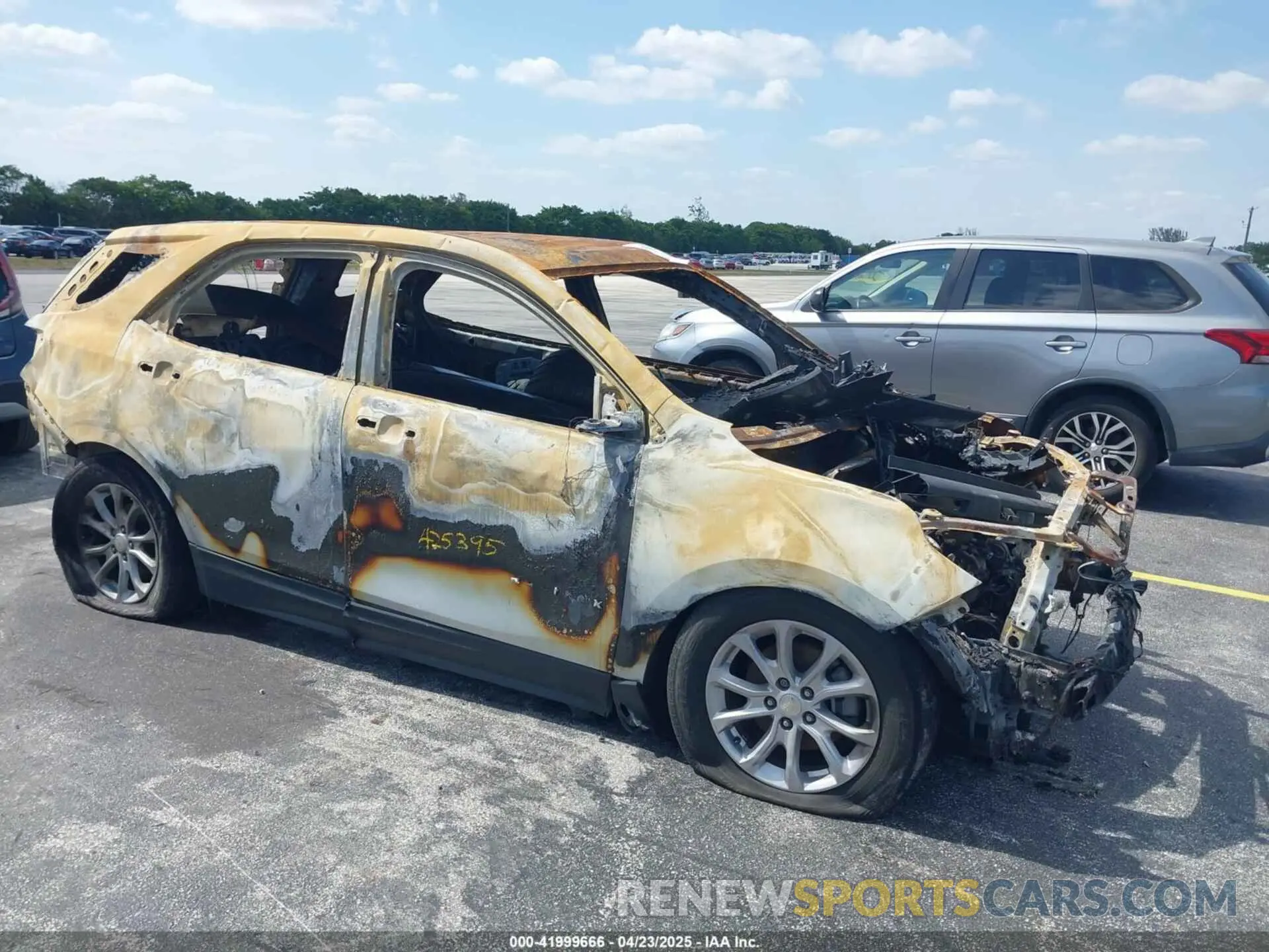 1 Photograph of a damaged car 3GNAXUEV1LS647460 CHEVROLET EQUINOX 2020