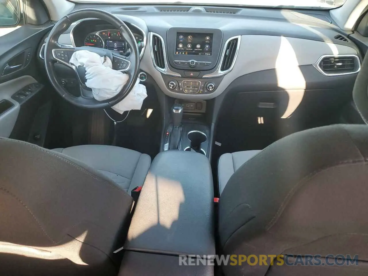 8 Photograph of a damaged car 3GNAXUEV2LL304747 CHEVROLET EQUINOX 2020