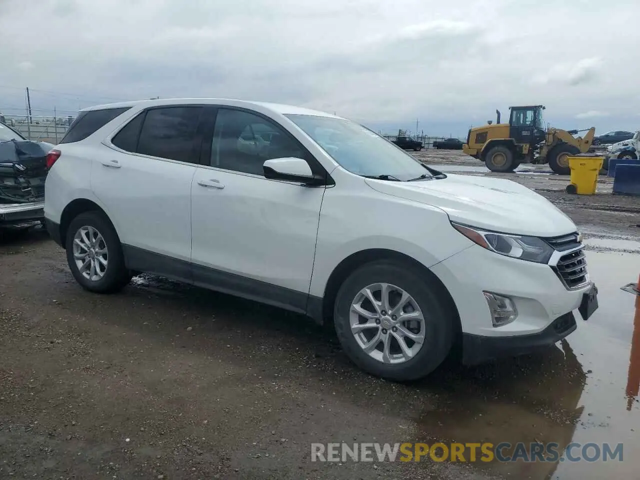 4 Photograph of a damaged car 3GNAXUEV2LS524170 CHEVROLET EQUINOX 2020