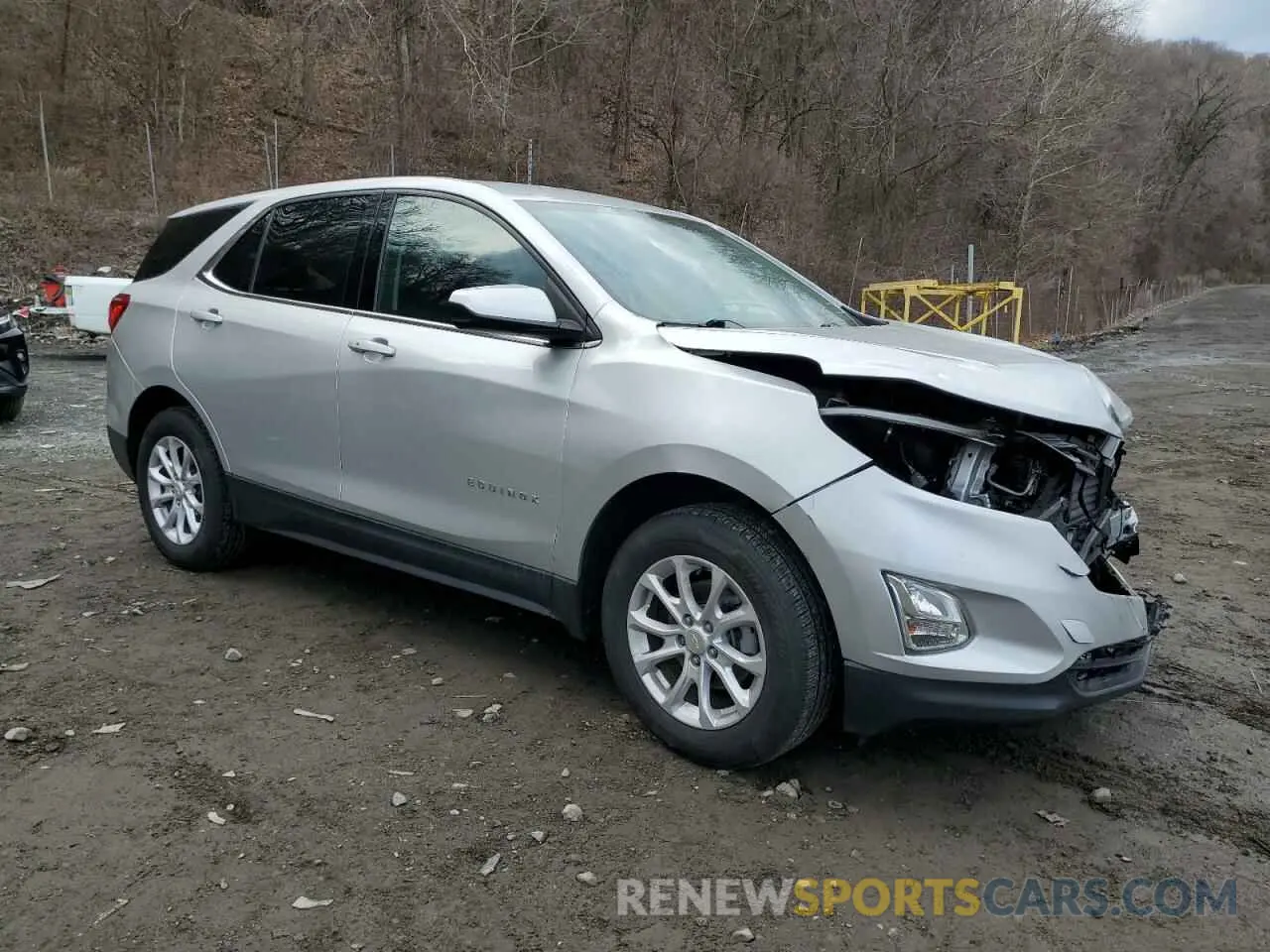 4 Photograph of a damaged car 3GNAXUEV2LS698403 CHEVROLET EQUINOX 2020