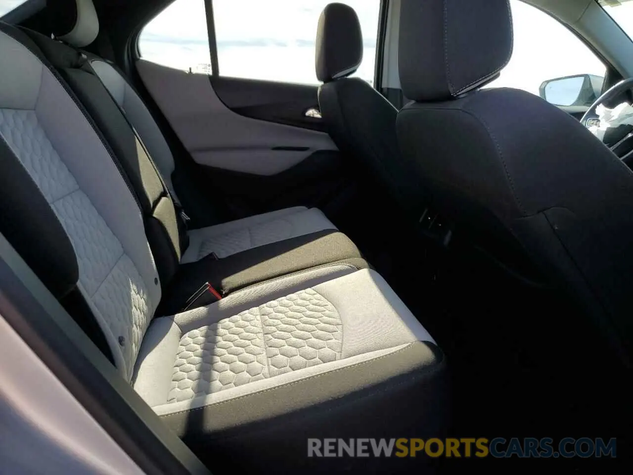 11 Фотография поврежденного автомобиля 3GNAXUEV2LS714681 CHEVROLET EQUINOX 2020