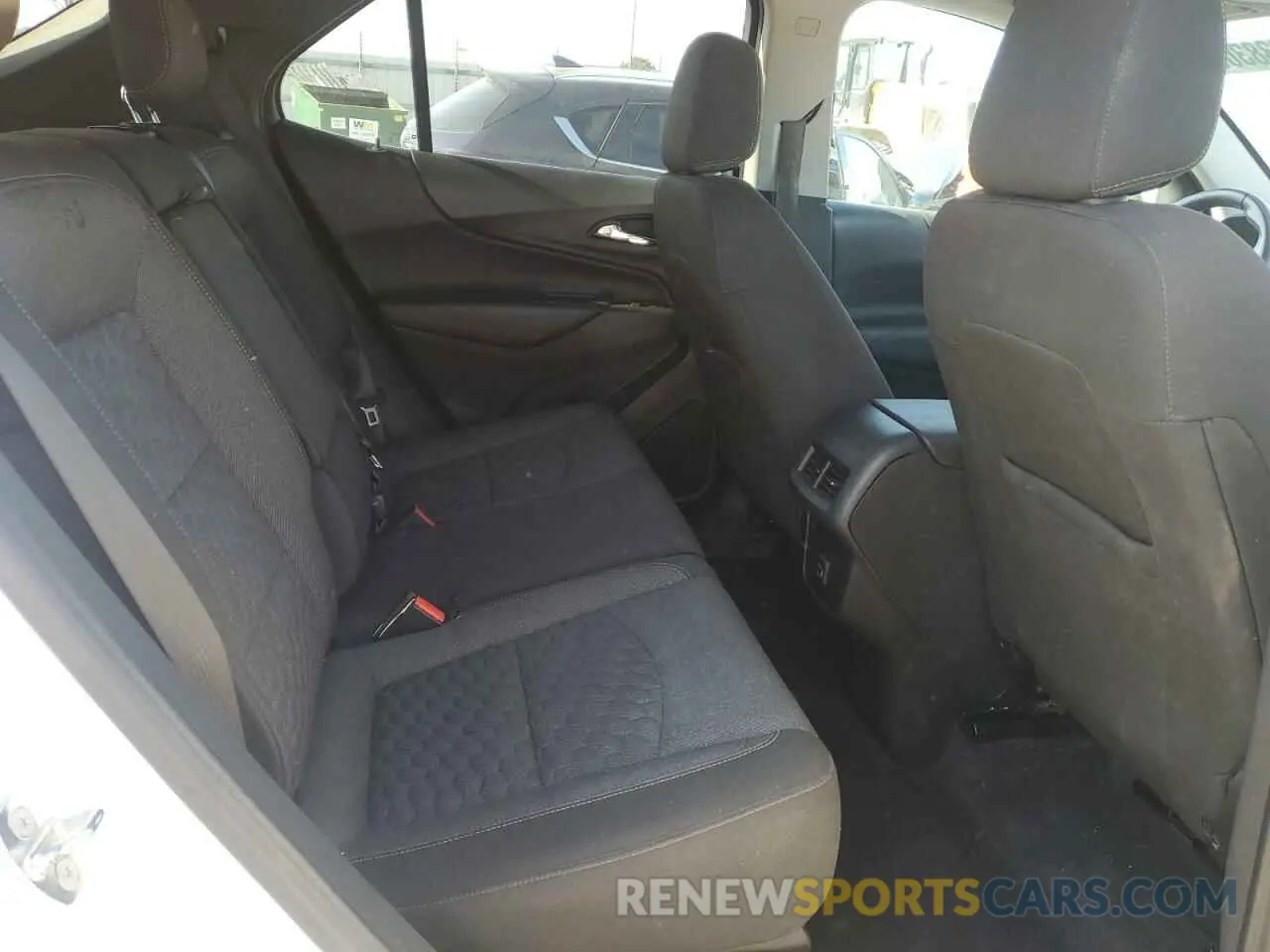 10 Photograph of a damaged car 3GNAXUEV4LL257494 CHEVROLET EQUINOX 2020
