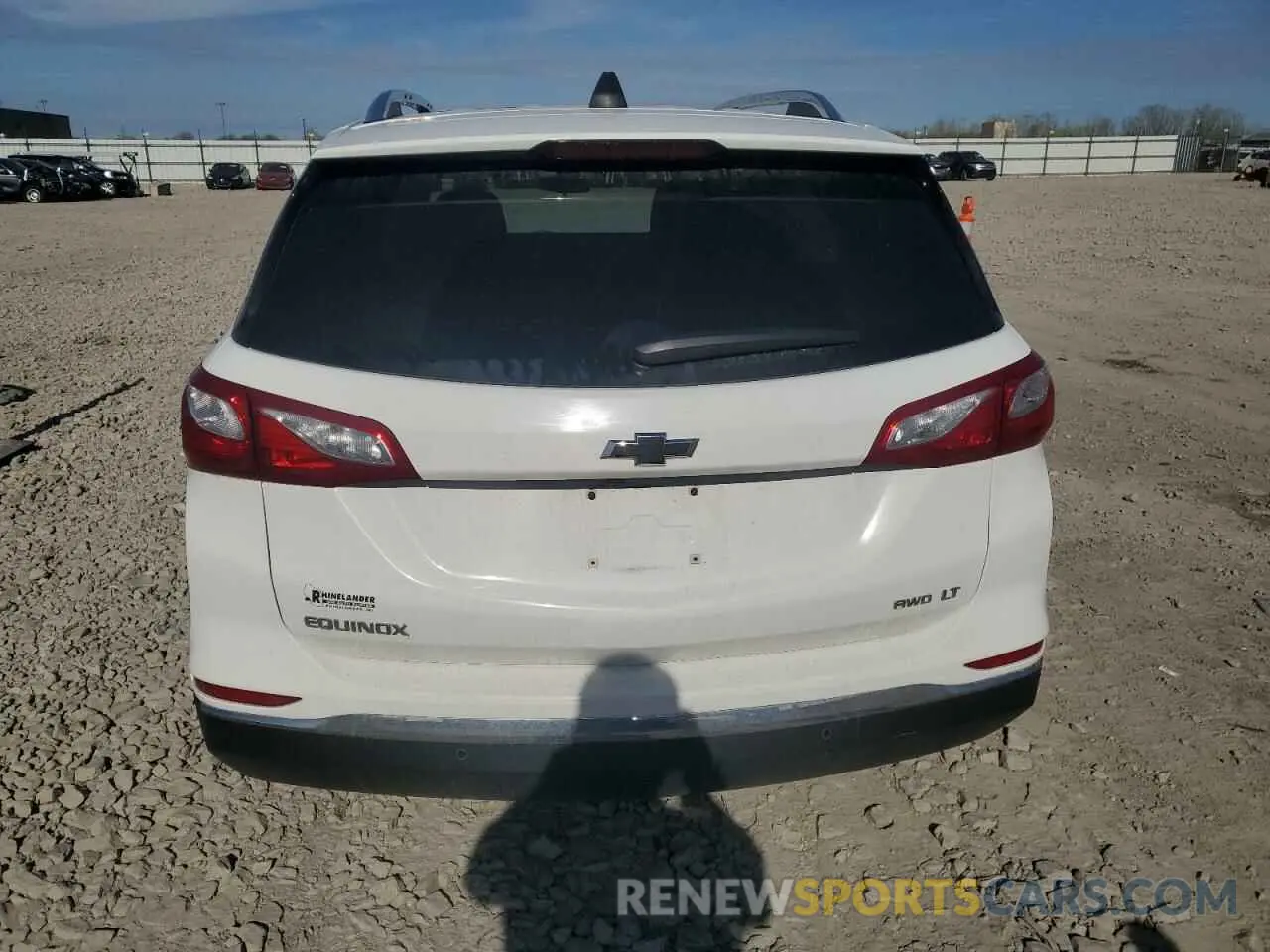 6 Photograph of a damaged car 3GNAXUEV4LL257494 CHEVROLET EQUINOX 2020