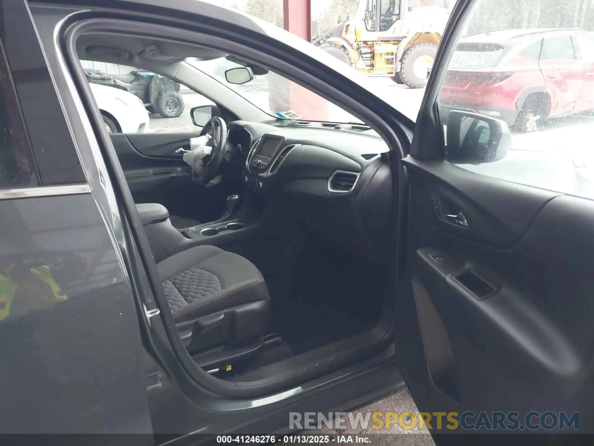 5 Photograph of a damaged car 3GNAXUEV4LS618731 CHEVROLET EQUINOX 2020