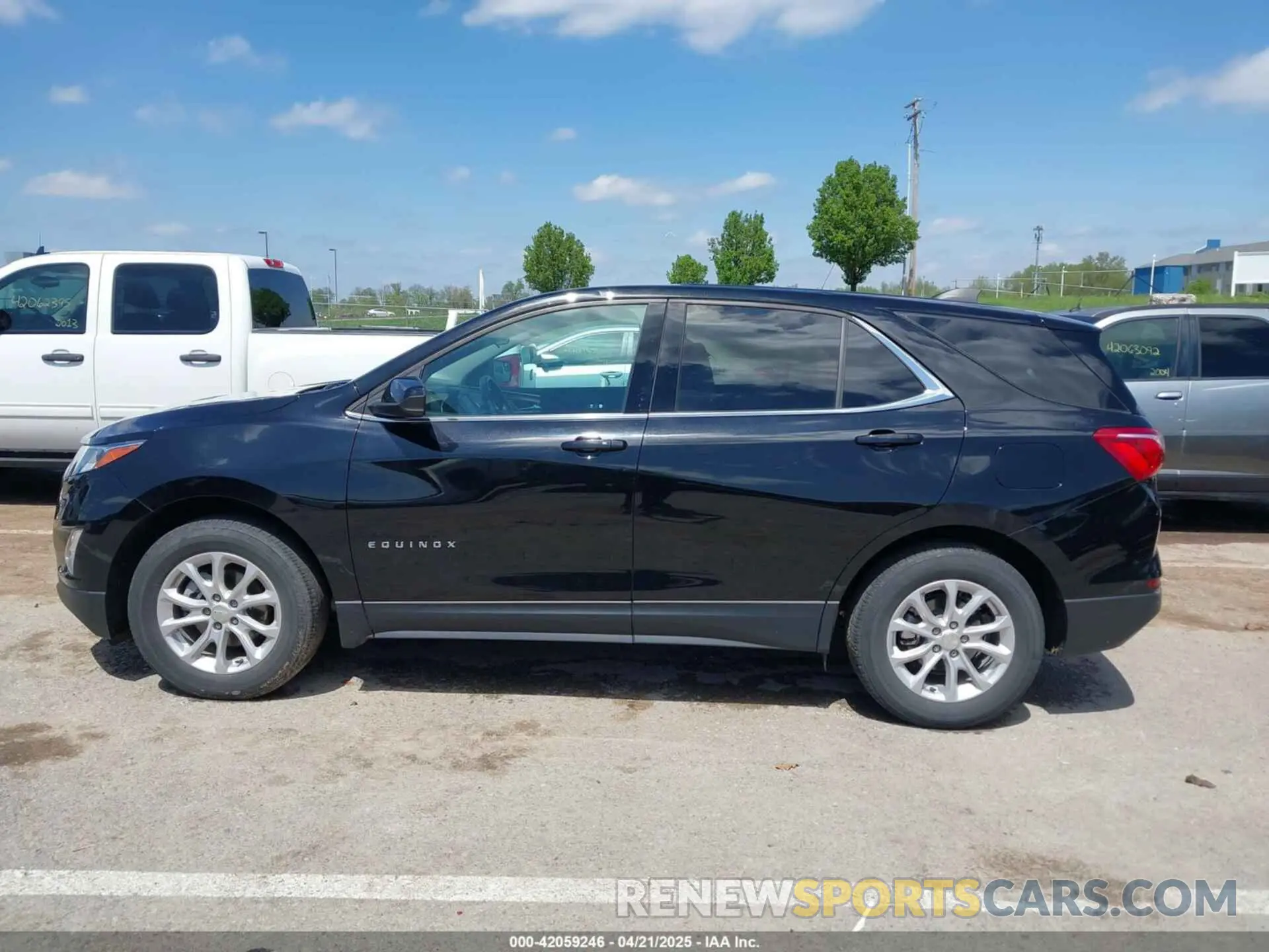 13 Фотография поврежденного автомобиля 3GNAXUEV5LL337158 CHEVROLET EQUINOX 2020