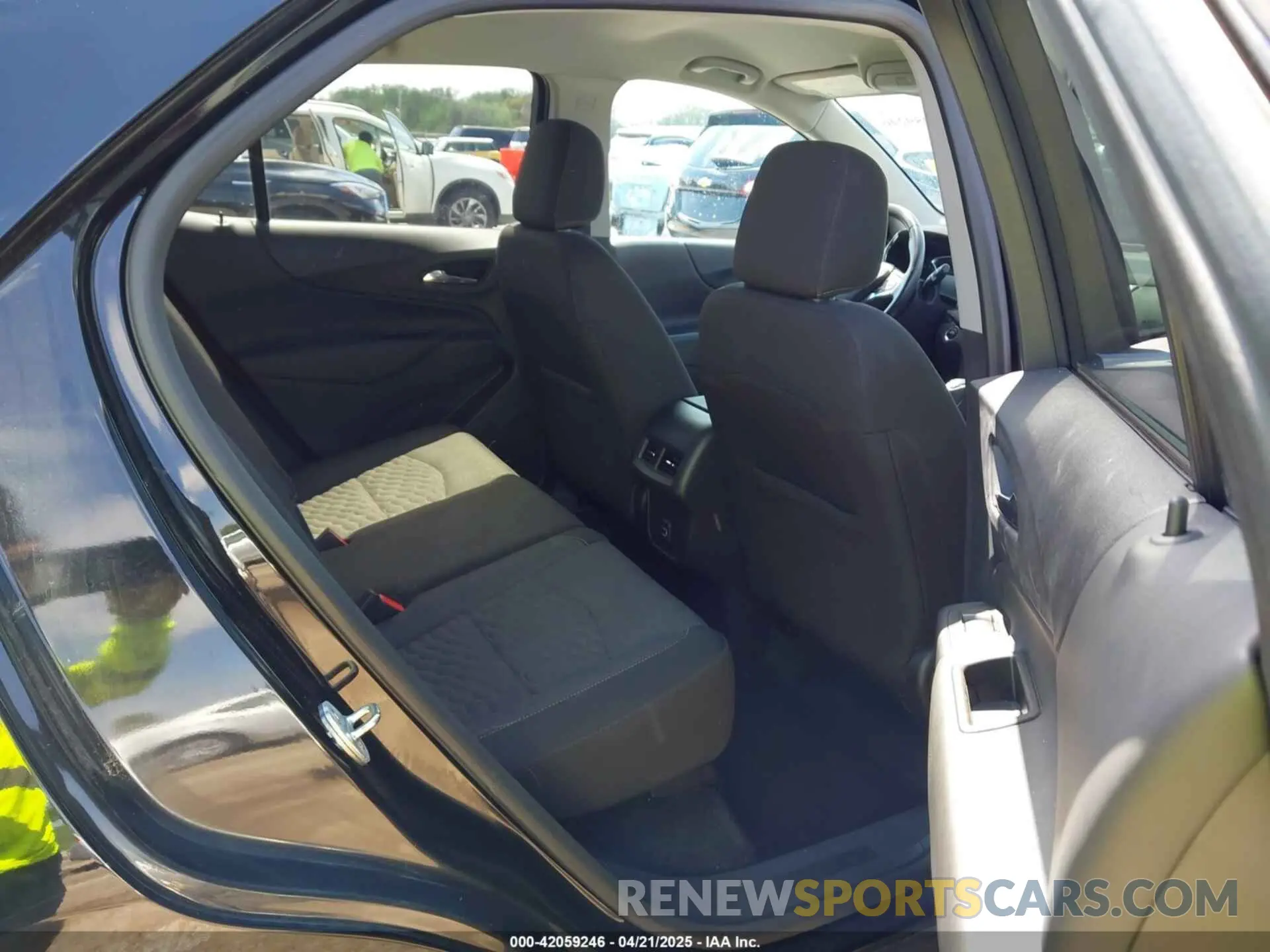 8 Фотография поврежденного автомобиля 3GNAXUEV5LL337158 CHEVROLET EQUINOX 2020