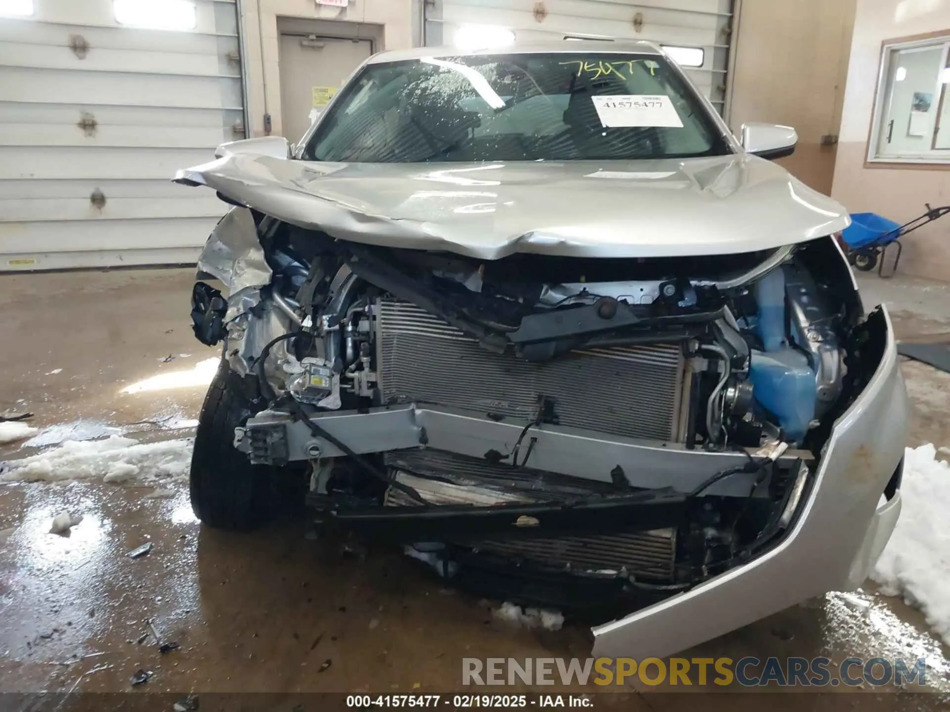 12 Photograph of a damaged car 3GNAXUEV5LS518878 CHEVROLET EQUINOX 2020