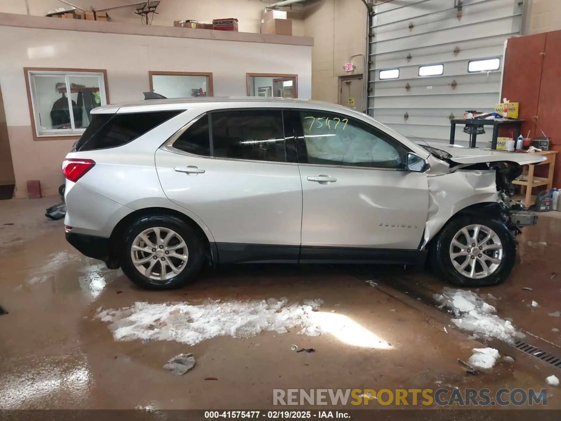 13 Photograph of a damaged car 3GNAXUEV5LS518878 CHEVROLET EQUINOX 2020