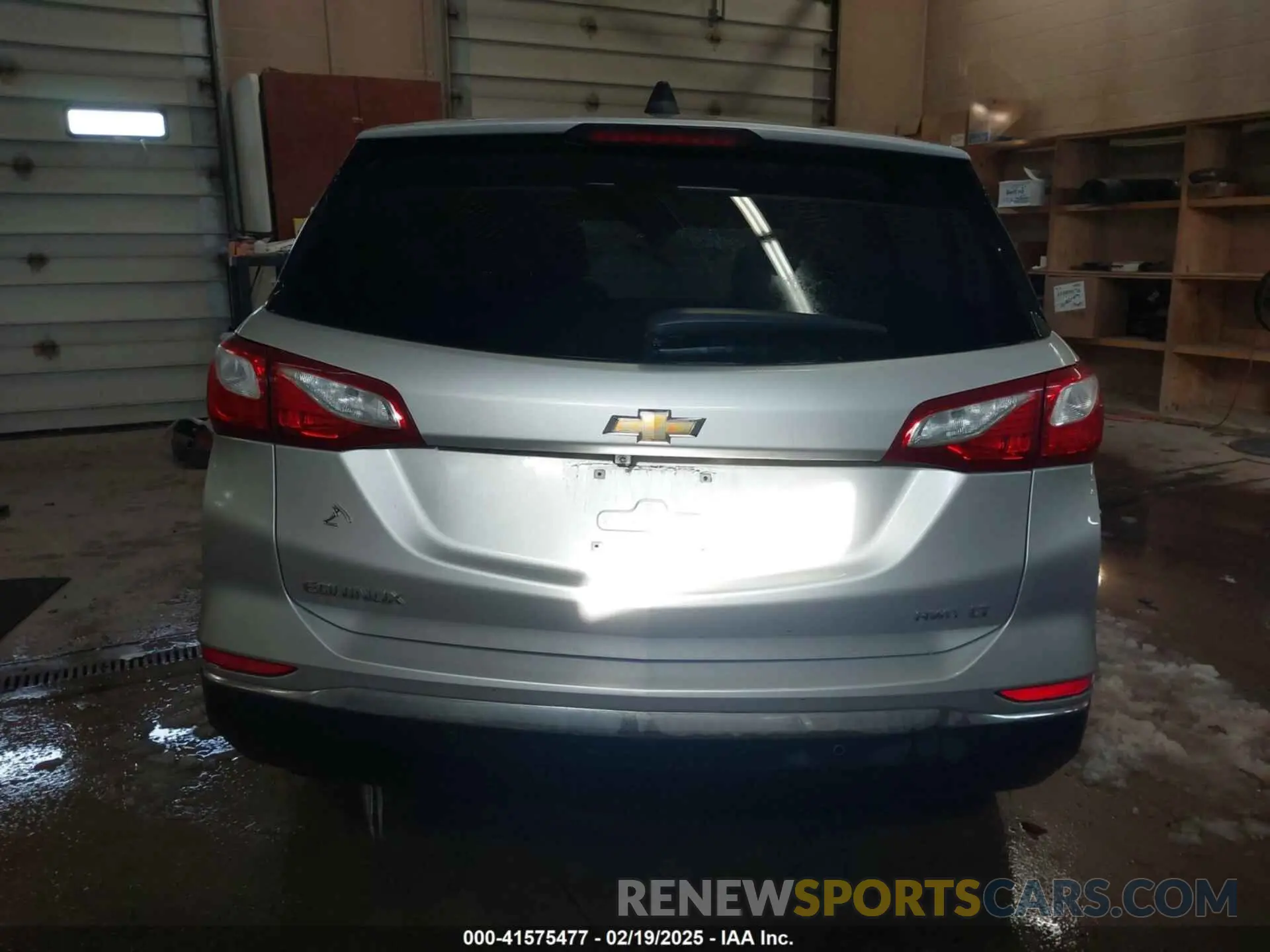 16 Photograph of a damaged car 3GNAXUEV5LS518878 CHEVROLET EQUINOX 2020