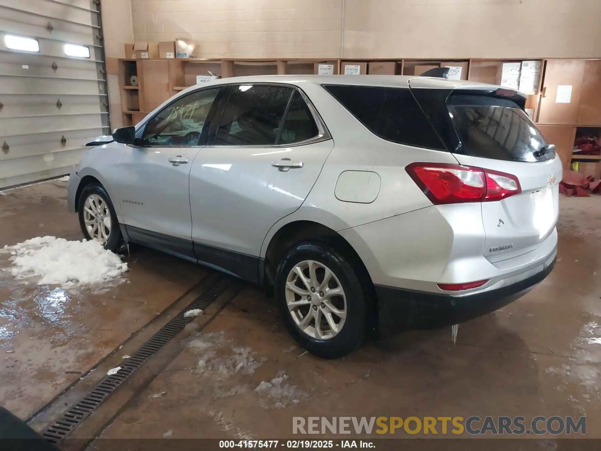 3 Photograph of a damaged car 3GNAXUEV5LS518878 CHEVROLET EQUINOX 2020