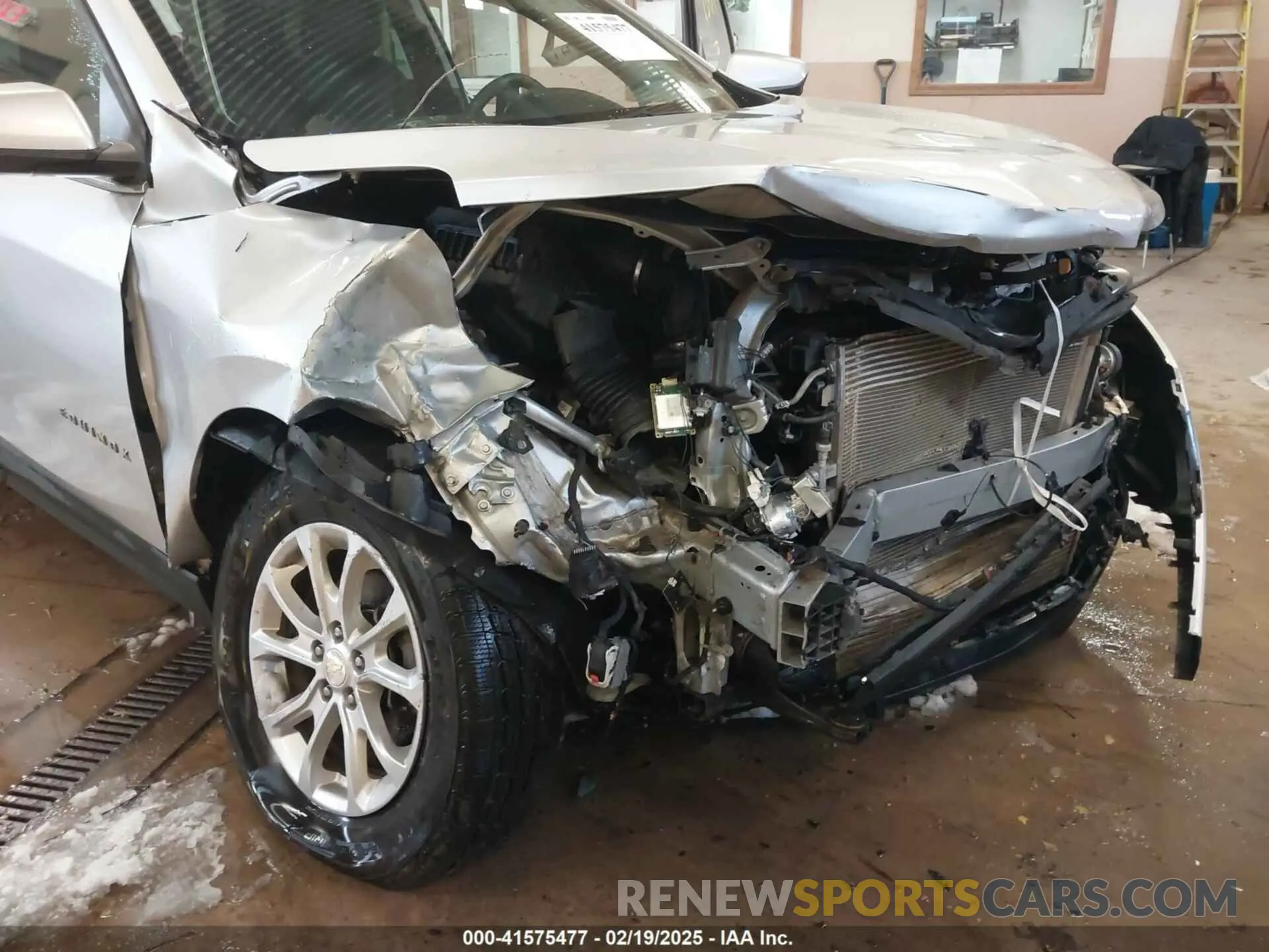 6 Photograph of a damaged car 3GNAXUEV5LS518878 CHEVROLET EQUINOX 2020