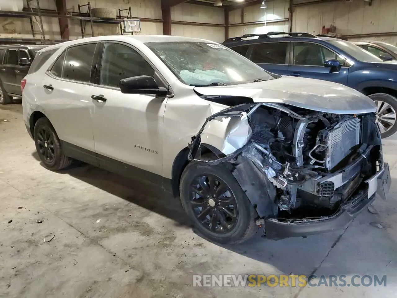 4 Photograph of a damaged car 3GNAXUEV5LS523935 CHEVROLET EQUINOX 2020