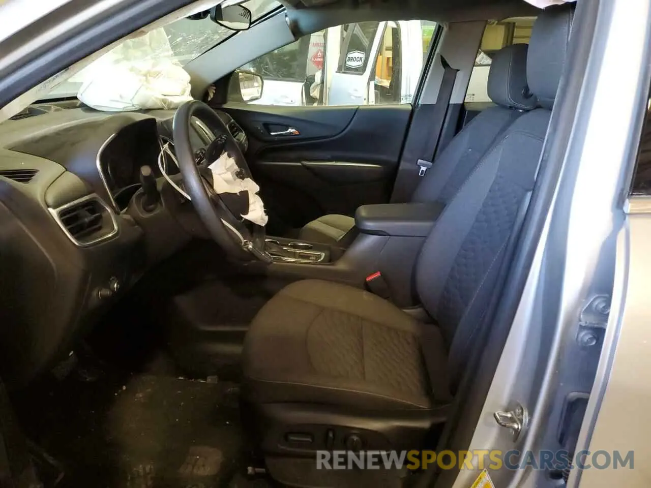 7 Photograph of a damaged car 3GNAXUEV5LS523935 CHEVROLET EQUINOX 2020