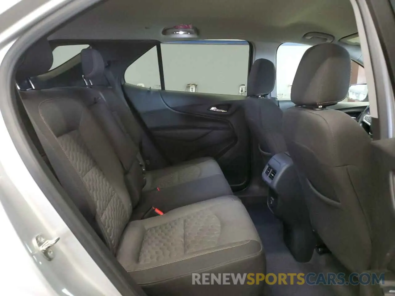 11 Photograph of a damaged car 3GNAXUEV5LS589594 CHEVROLET EQUINOX 2020