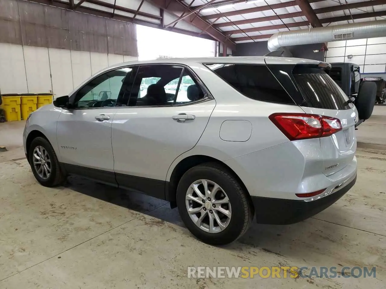 2 Photograph of a damaged car 3GNAXUEV5LS589594 CHEVROLET EQUINOX 2020
