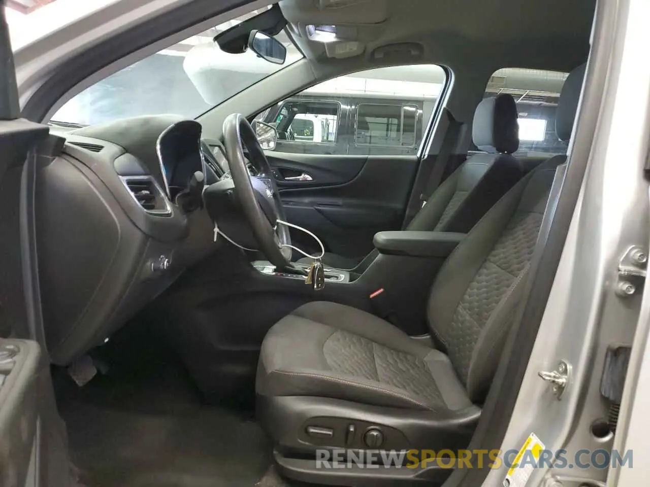 7 Photograph of a damaged car 3GNAXUEV5LS589594 CHEVROLET EQUINOX 2020