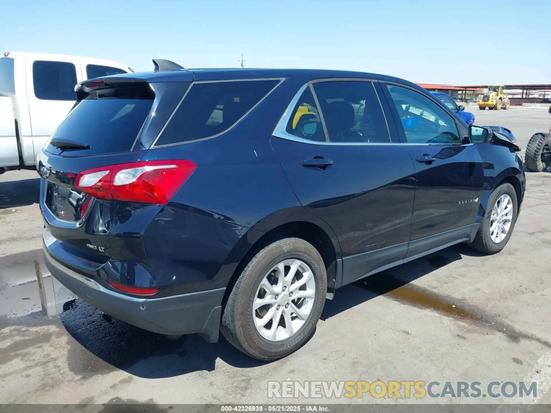4 Фотография поврежденного автомобиля 3GNAXUEV5LS732284 CHEVROLET EQUINOX 2020