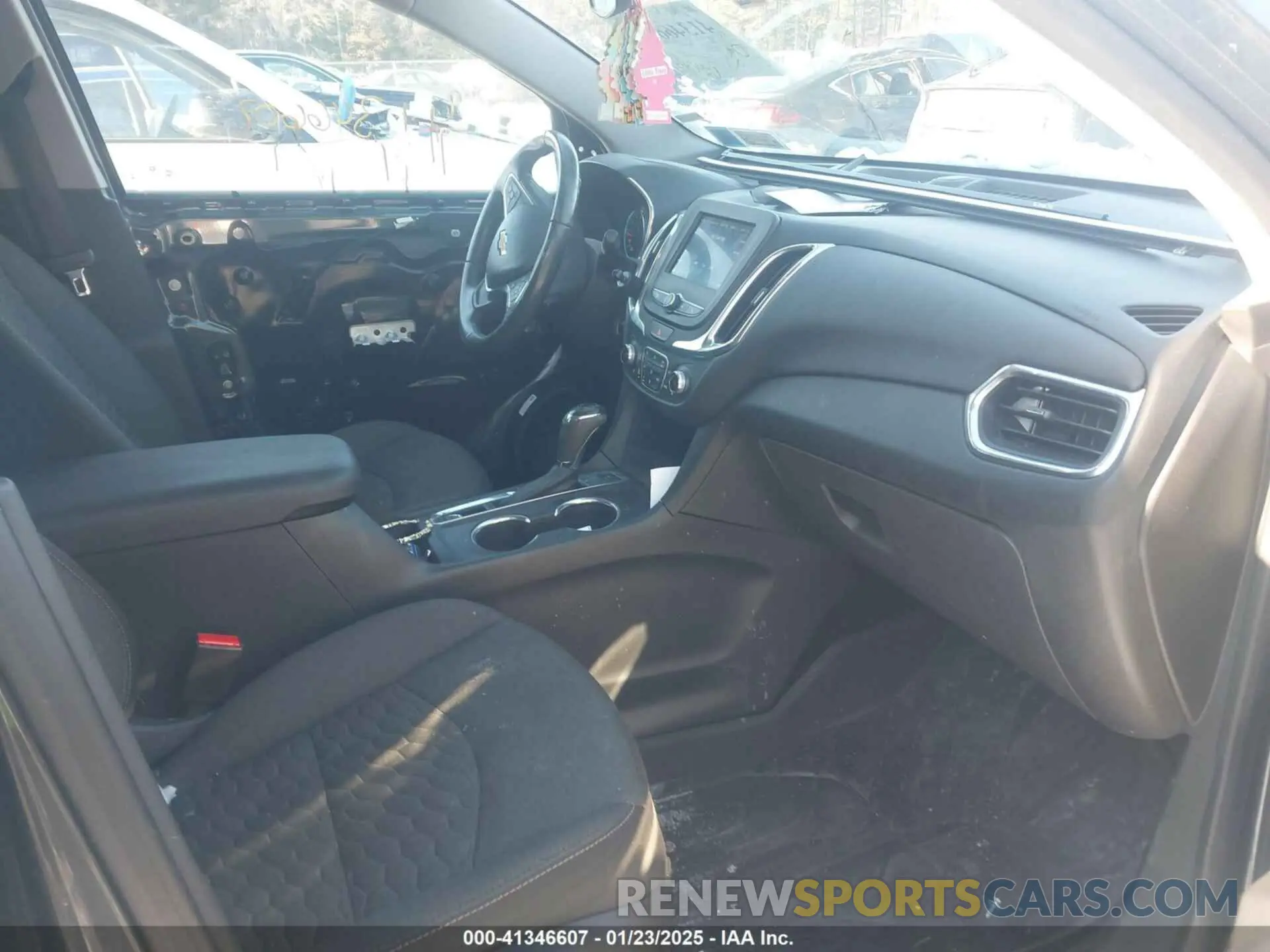 5 Photograph of a damaged car 3GNAXUEV6LS508635 CHEVROLET EQUINOX 2020