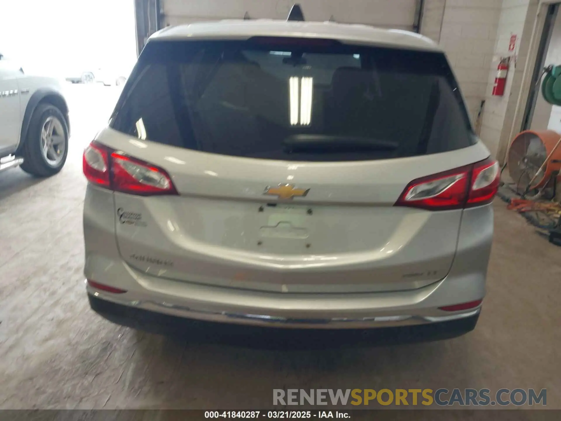 16 Photograph of a damaged car 3GNAXUEV6LS514791 CHEVROLET EQUINOX 2020