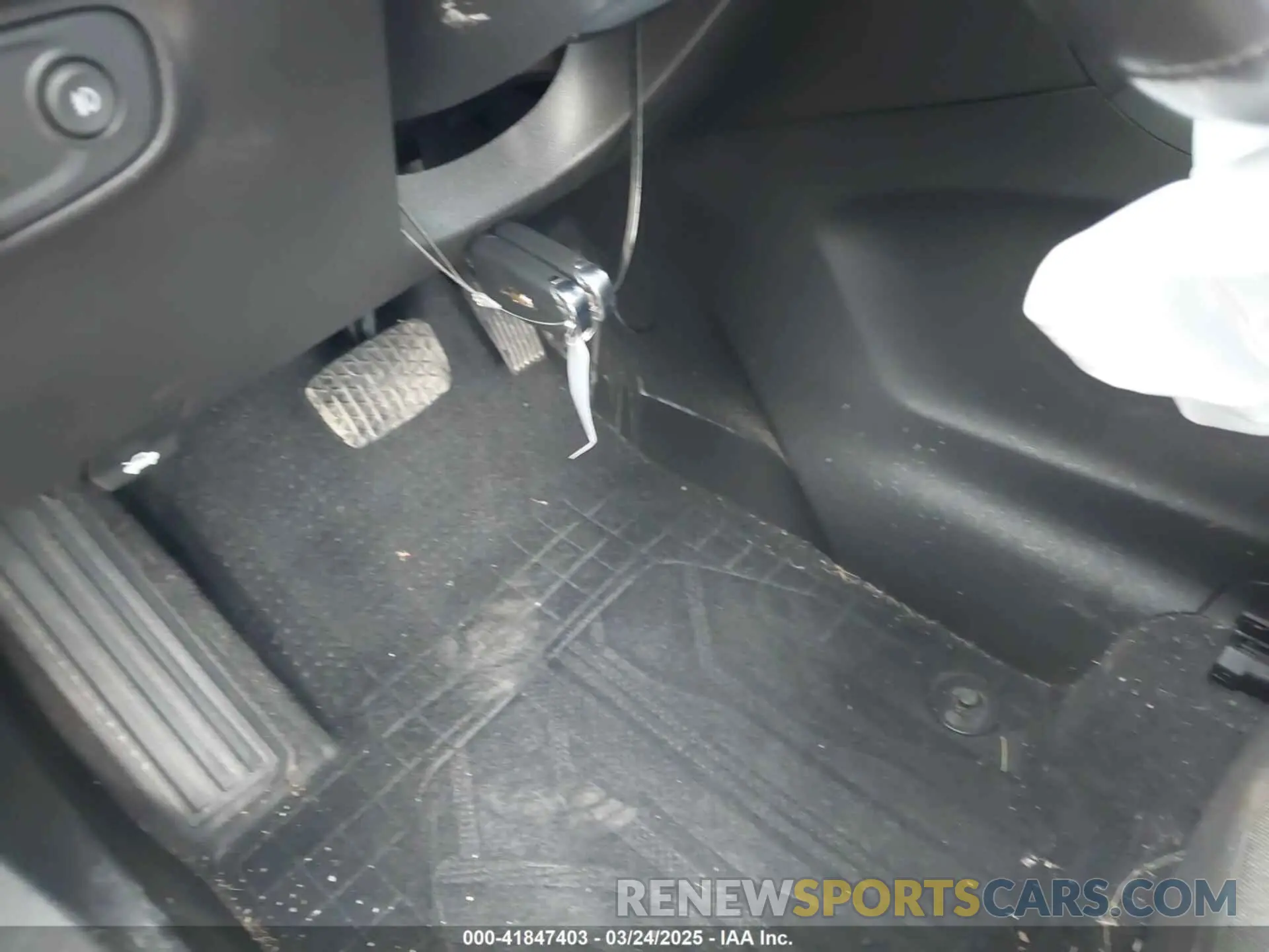 11 Фотография поврежденного автомобиля 3GNAXUEV6LS586350 CHEVROLET EQUINOX 2020