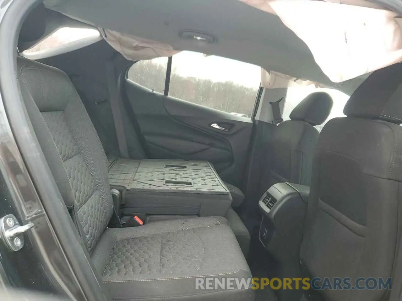 11 Photograph of a damaged car 3GNAXUEV6LS621596 CHEVROLET EQUINOX 2020