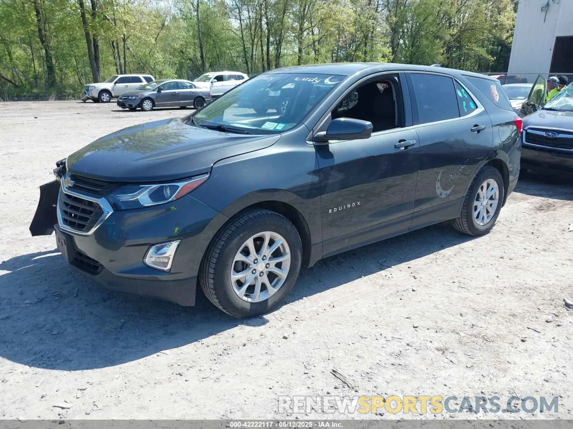 2 Photograph of a damaged car 3GNAXUEV6LS633814 CHEVROLET EQUINOX 2020