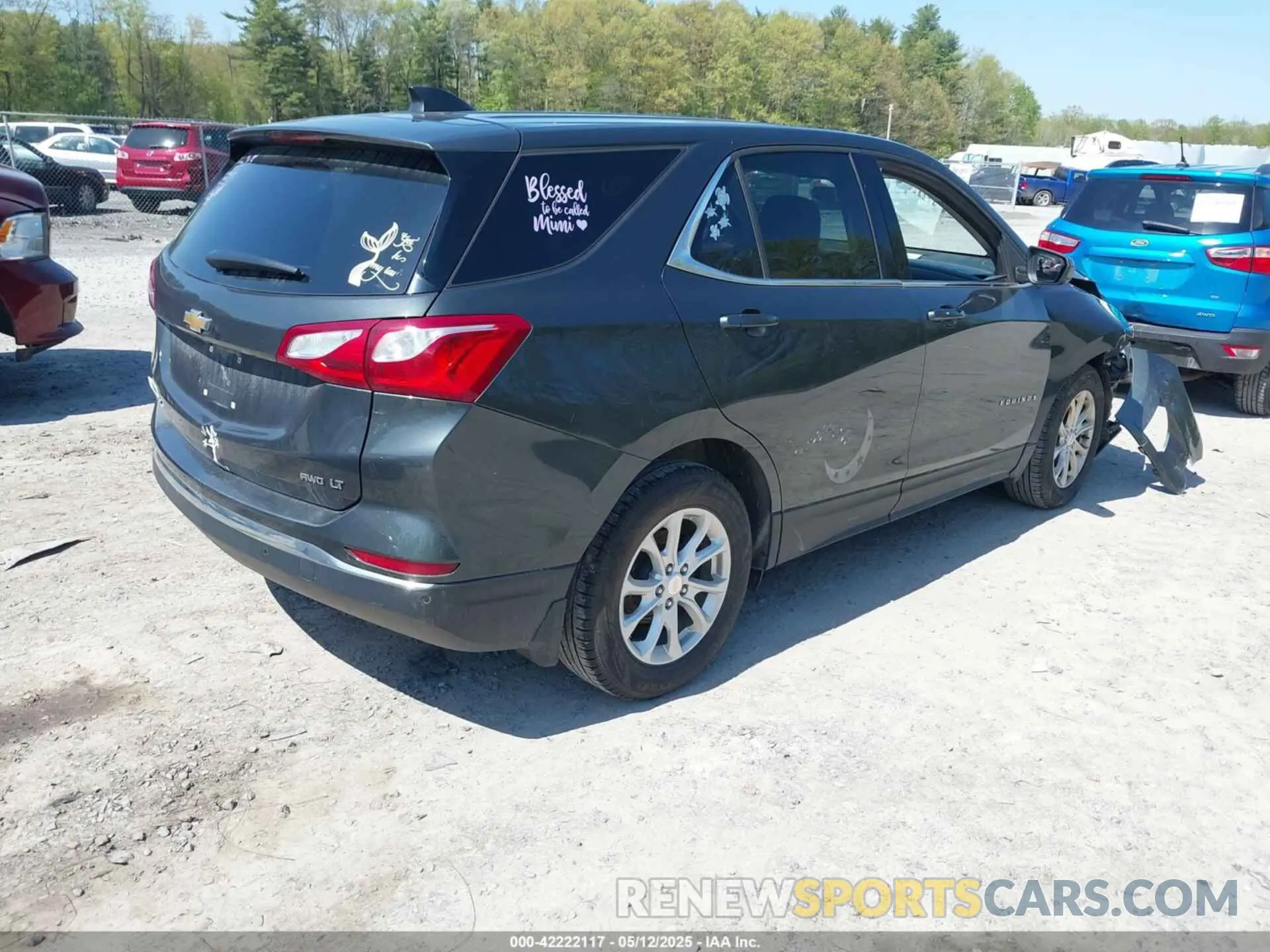 4 Photograph of a damaged car 3GNAXUEV6LS633814 CHEVROLET EQUINOX 2020