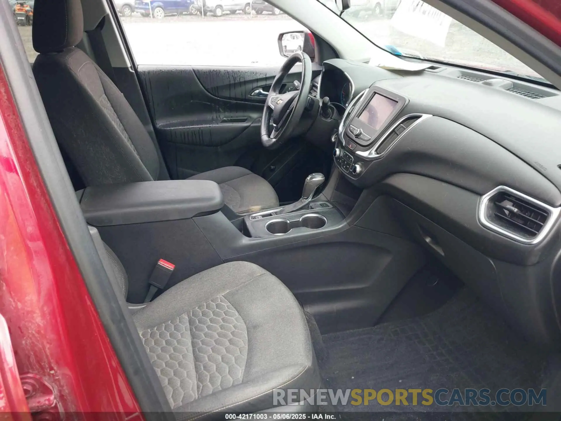 5 Фотография поврежденного автомобиля 3GNAXUEV6LS640732 CHEVROLET EQUINOX 2020