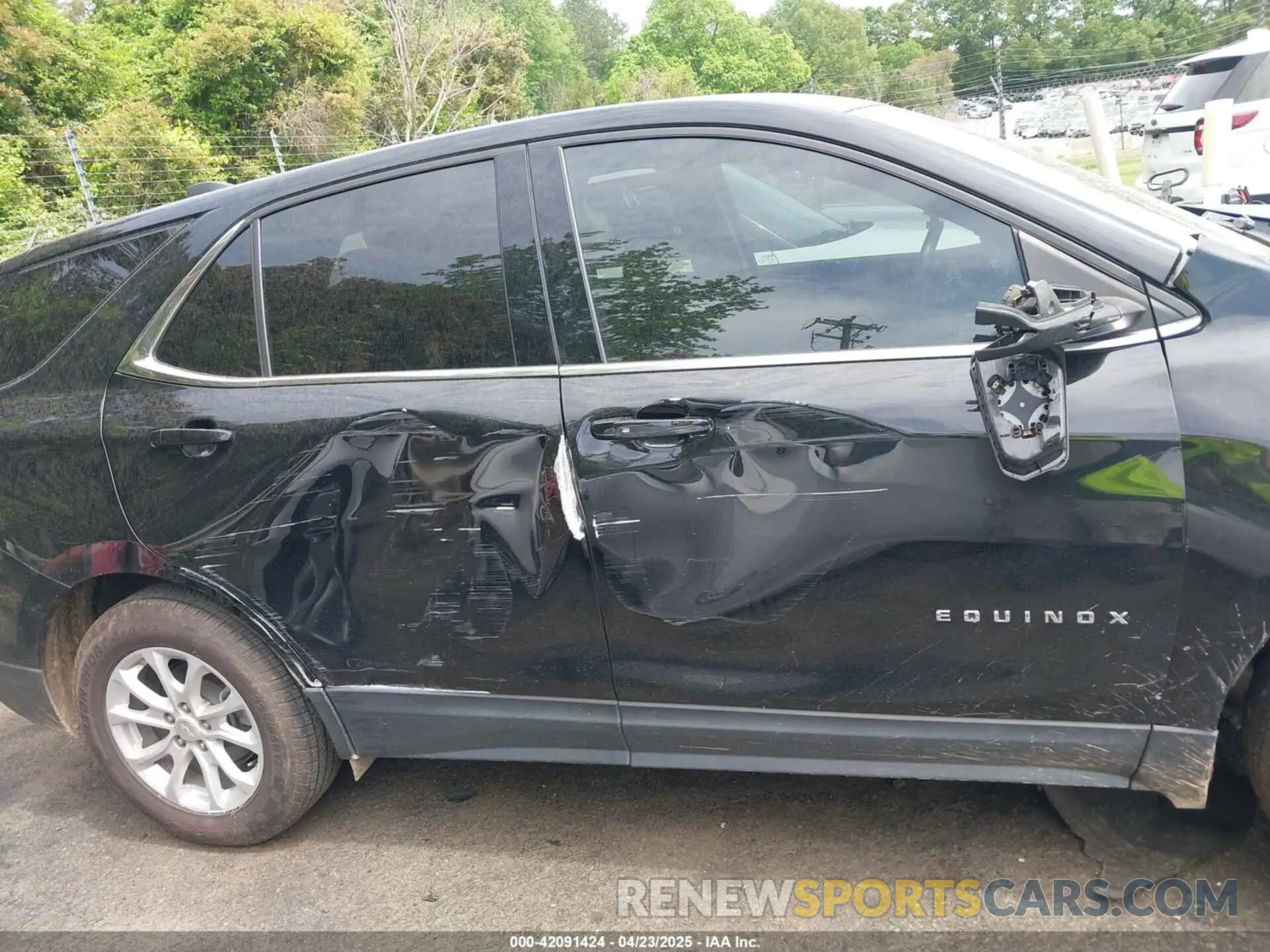 13 Photograph of a damaged car 3GNAXUEV7LL268263 CHEVROLET EQUINOX 2020