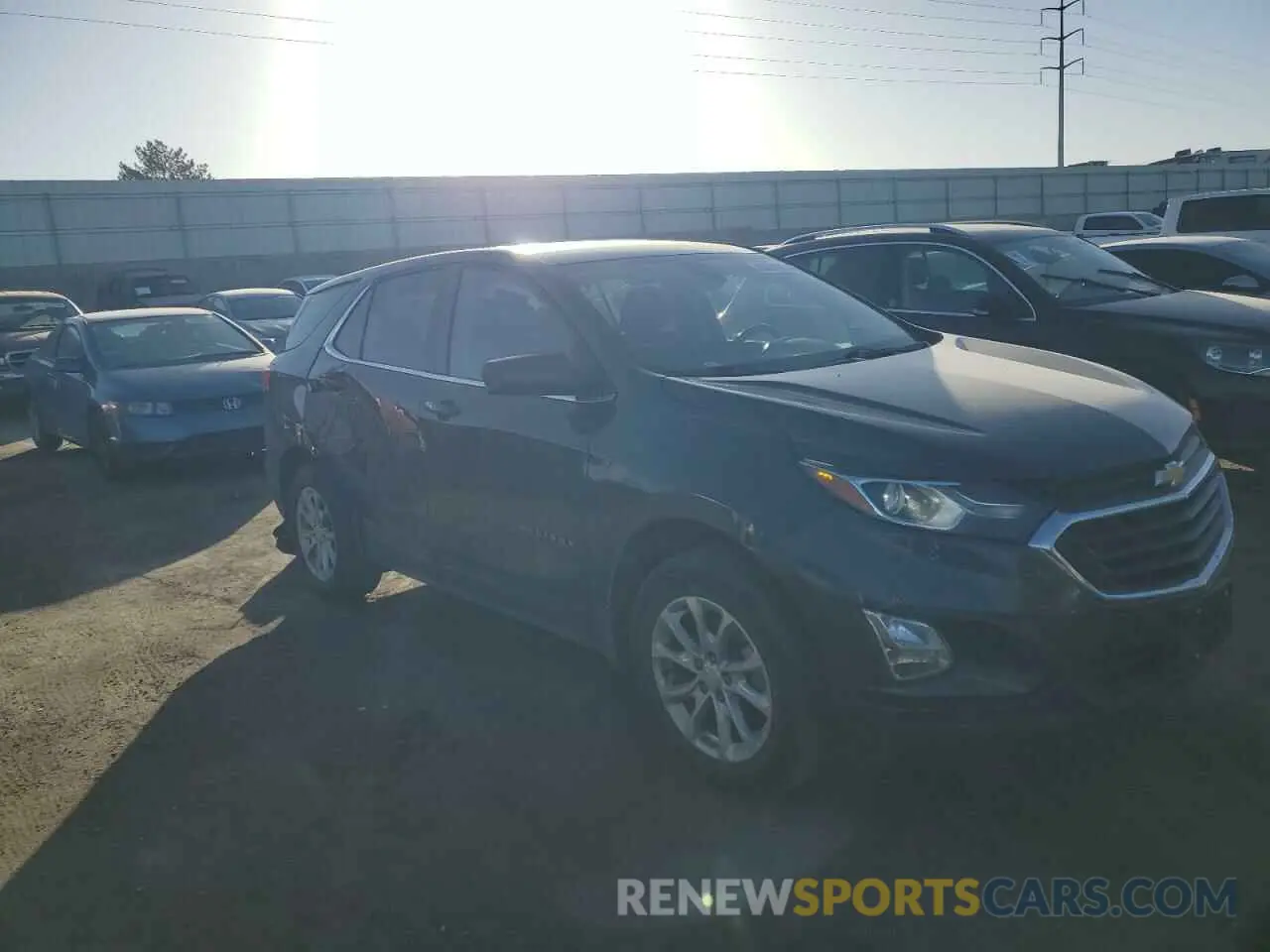 4 Photograph of a damaged car 3GNAXUEV9LS548515 CHEVROLET EQUINOX 2020