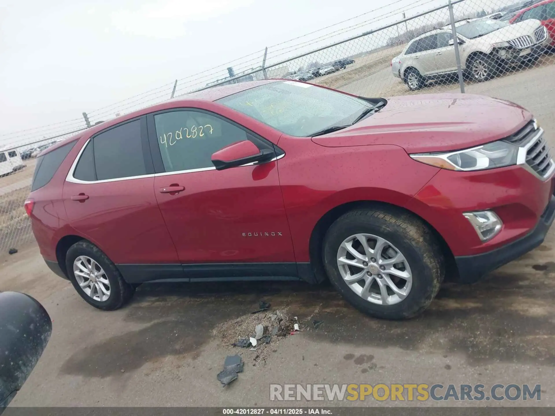 13 Photograph of a damaged car 3GNAXUEV9LS613685 CHEVROLET EQUINOX 2020