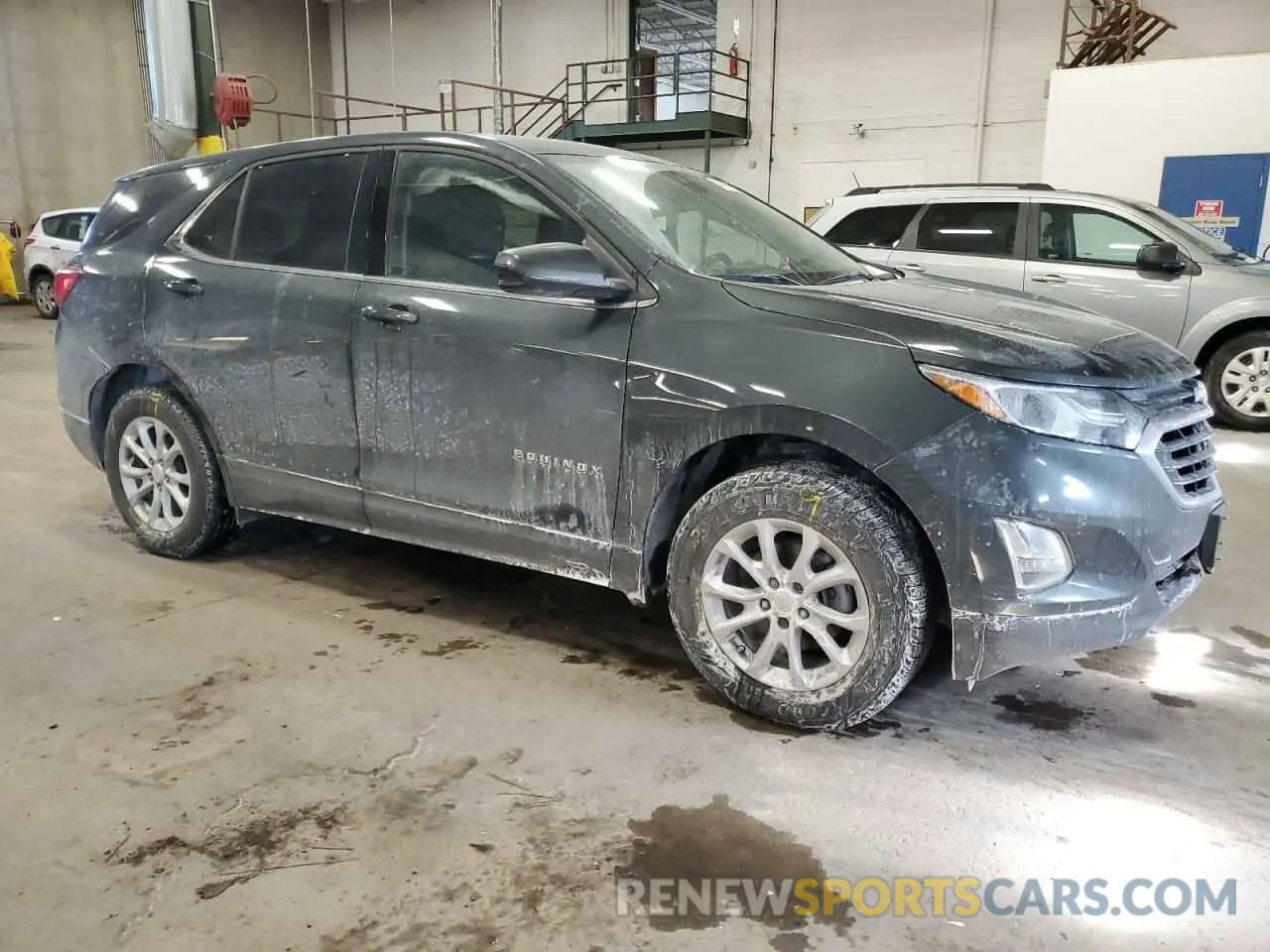 4 Photograph of a damaged car 3GNAXUEV9LS650994 CHEVROLET EQUINOX 2020