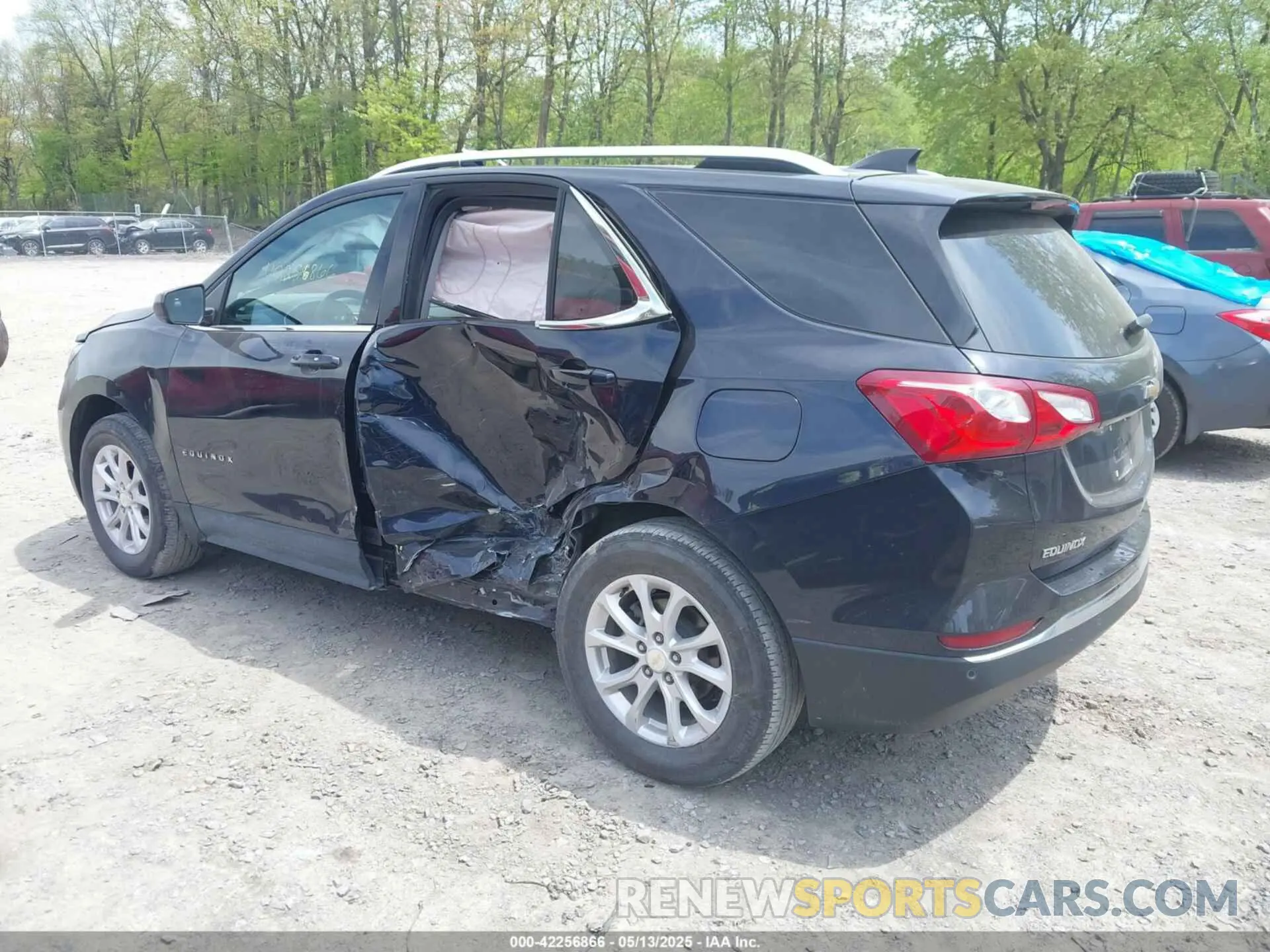3 Photograph of a damaged car 3GNAXUEVXLS655671 CHEVROLET EQUINOX 2020