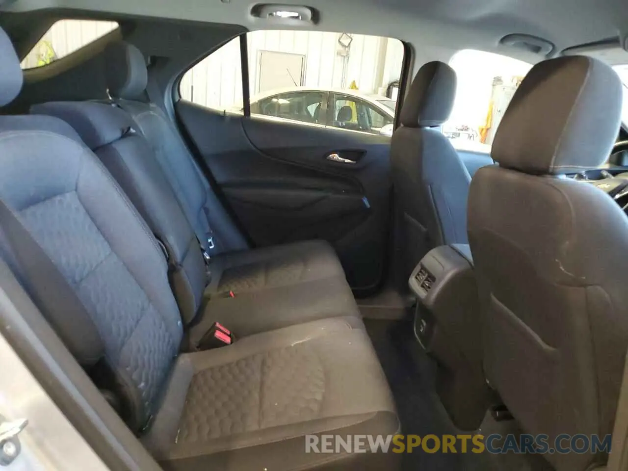 11 Photograph of a damaged car 3GNAXUEVXLS657372 CHEVROLET EQUINOX 2020