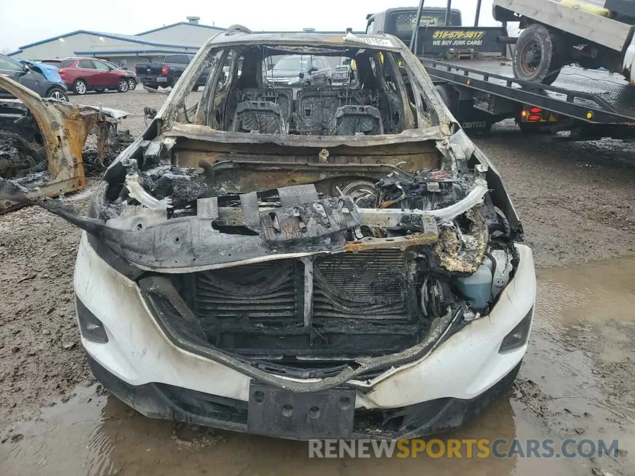 5 Photograph of a damaged car 3GNAXUEVXLS725444 CHEVROLET EQUINOX 2020