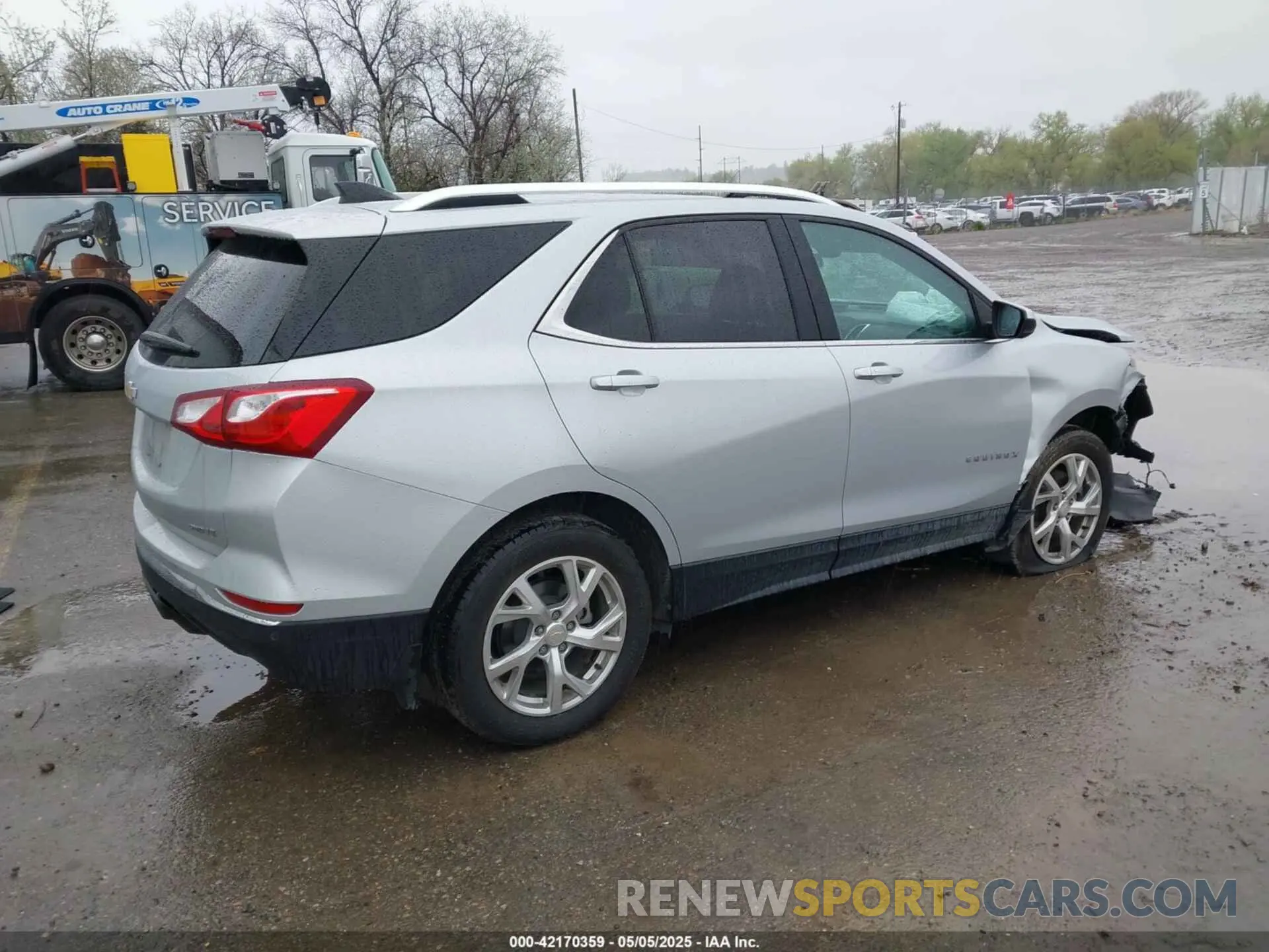 4 Photograph of a damaged car 3GNAXVEX0LL185958 CHEVROLET EQUINOX 2020